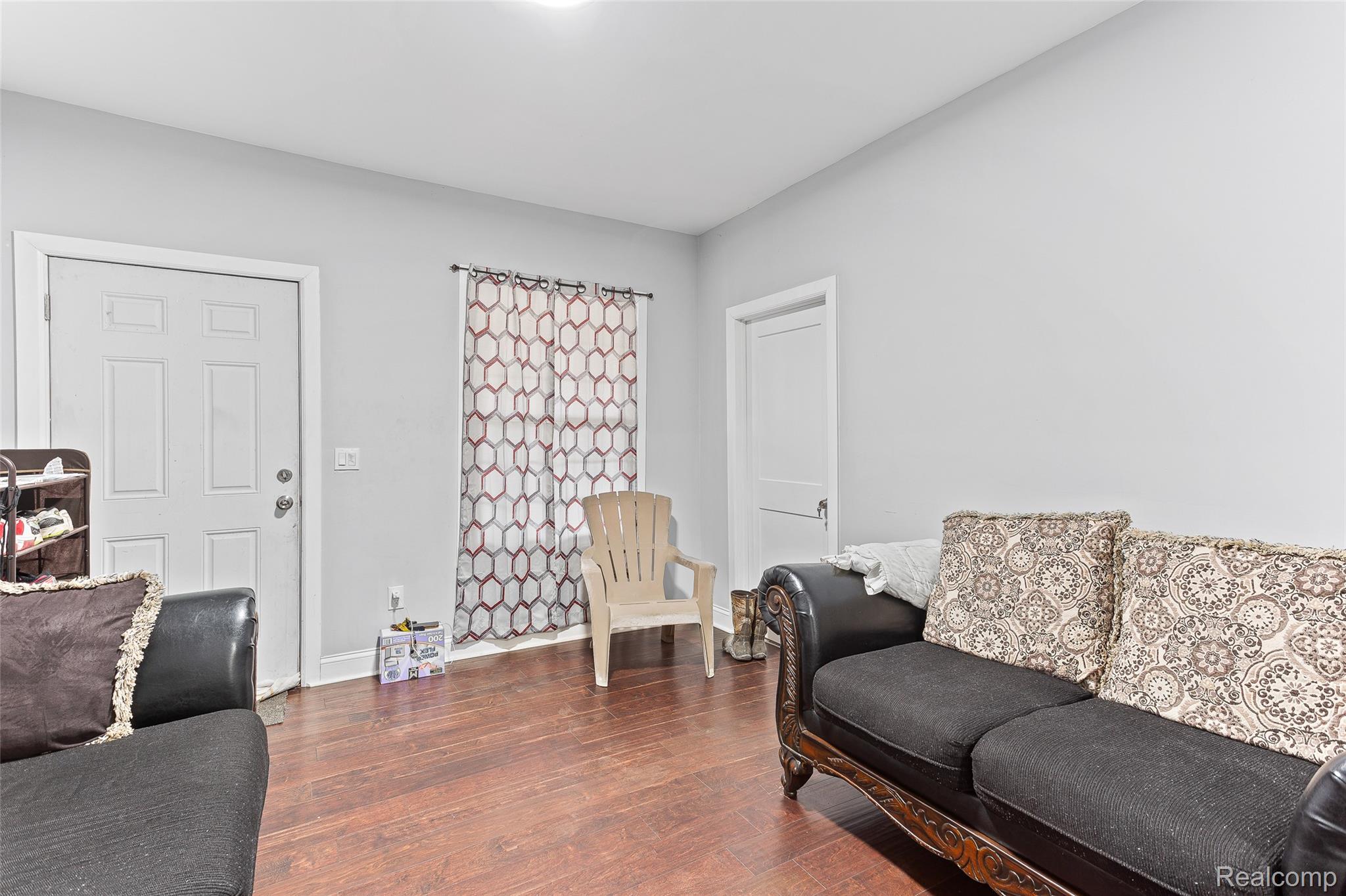 5860 Hazlett Street Property Photo 3