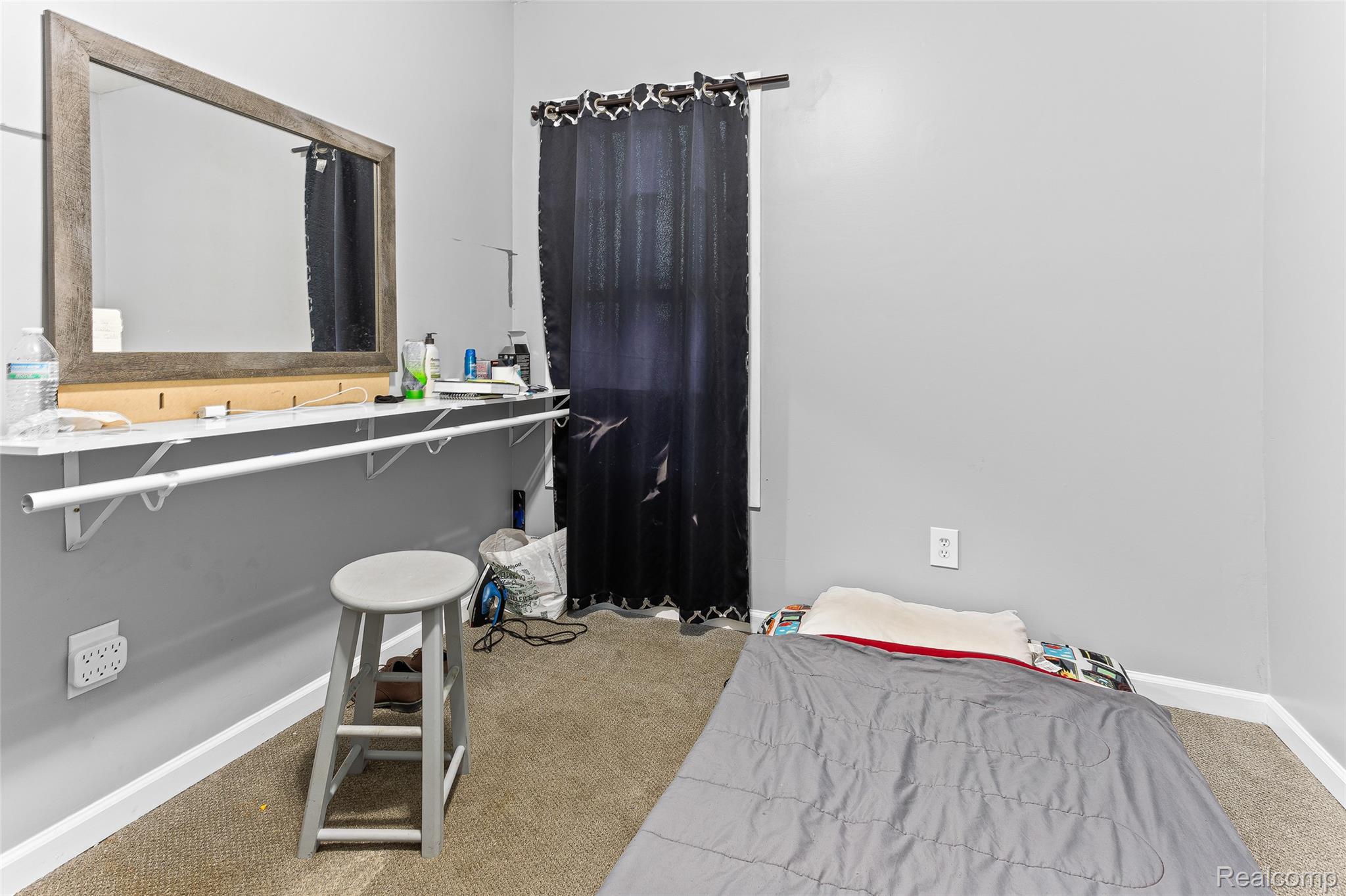 5860 Hazlett Street Property Photo 11