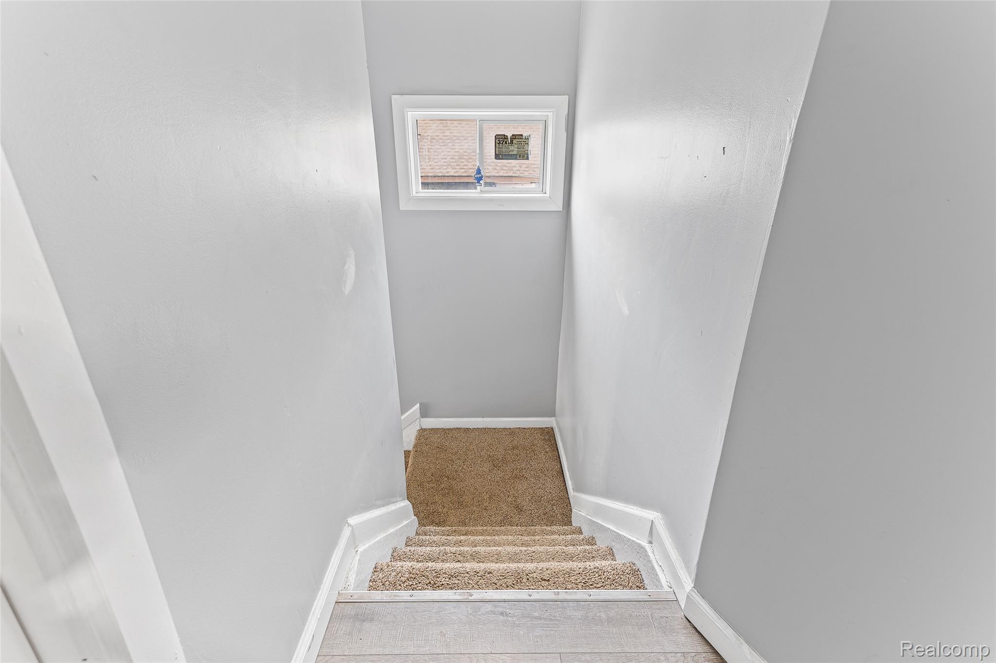 5860 Hazlett Street Property Photo 12