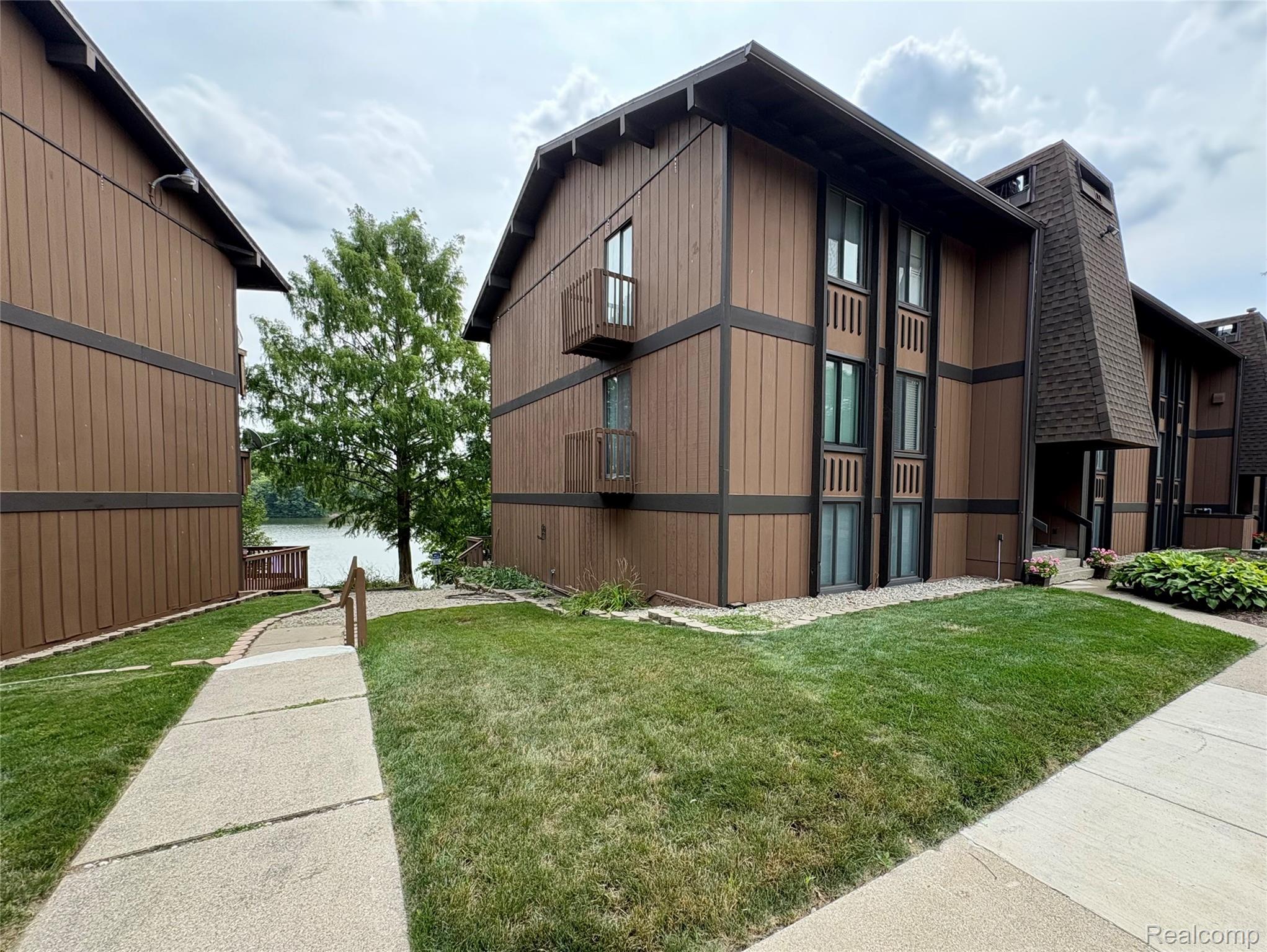 1736 Grove Road 102