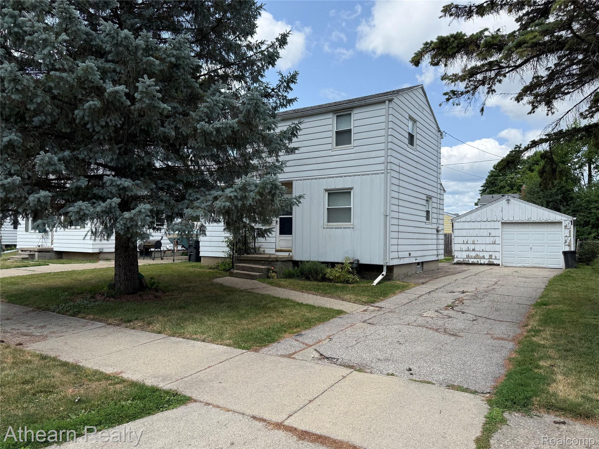 3405 Holly Avenue Property Photo 1