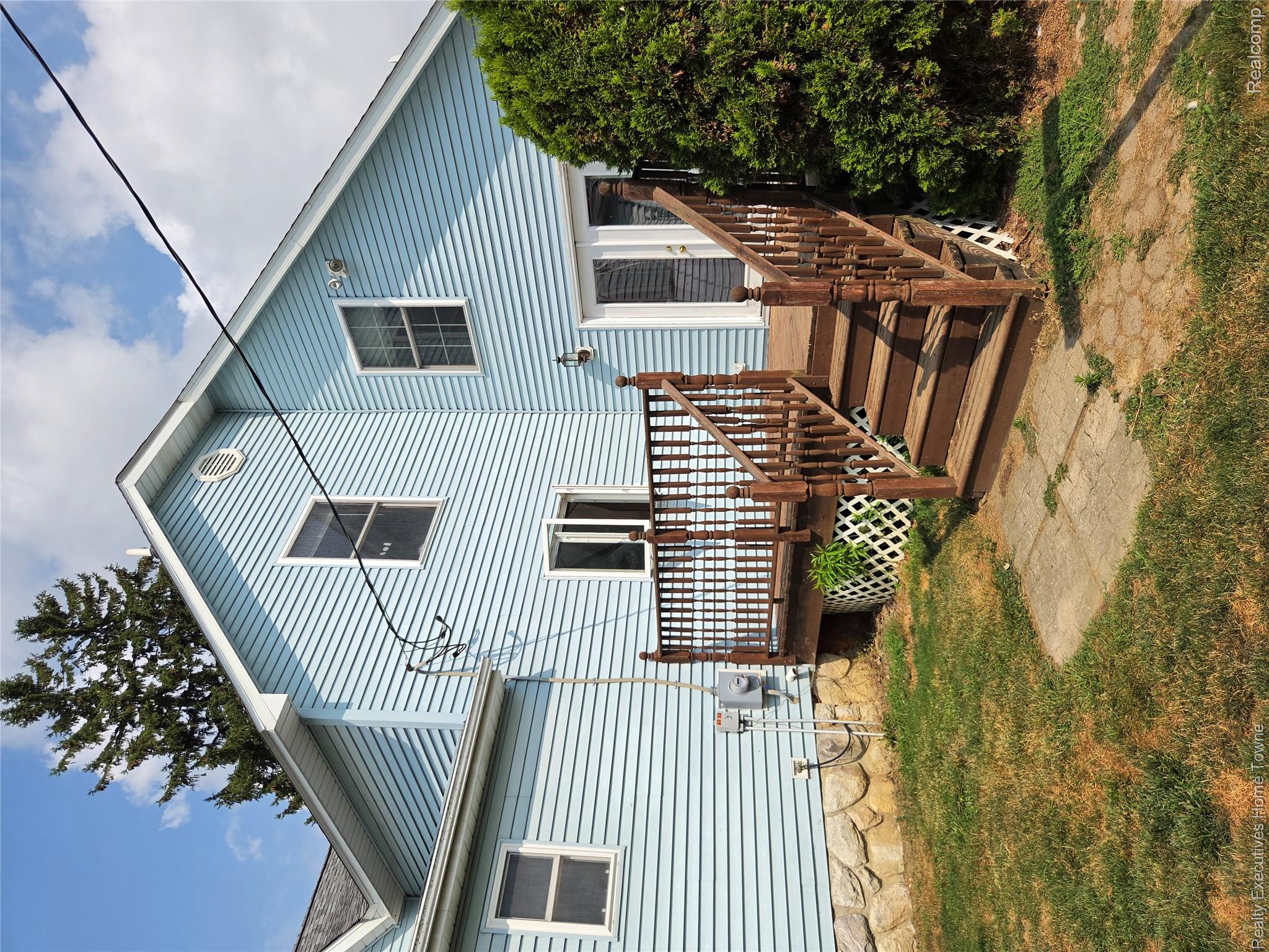 2715 Cash Road Property Photo 2