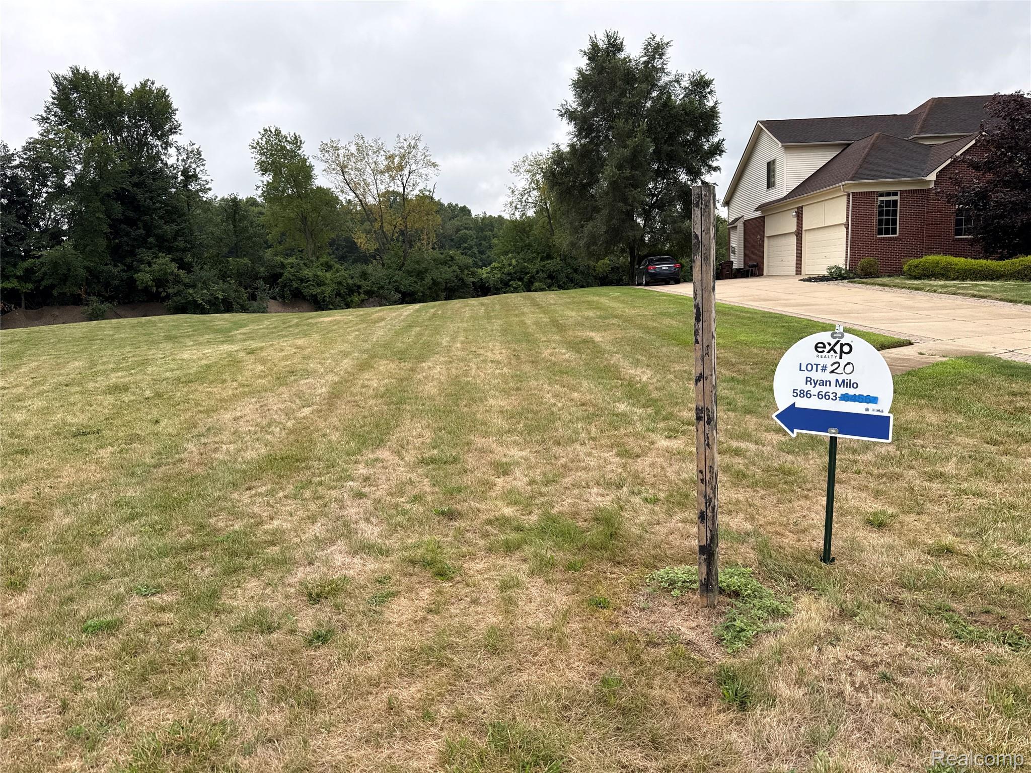 10164 Sherman Circle Property Photo 2
