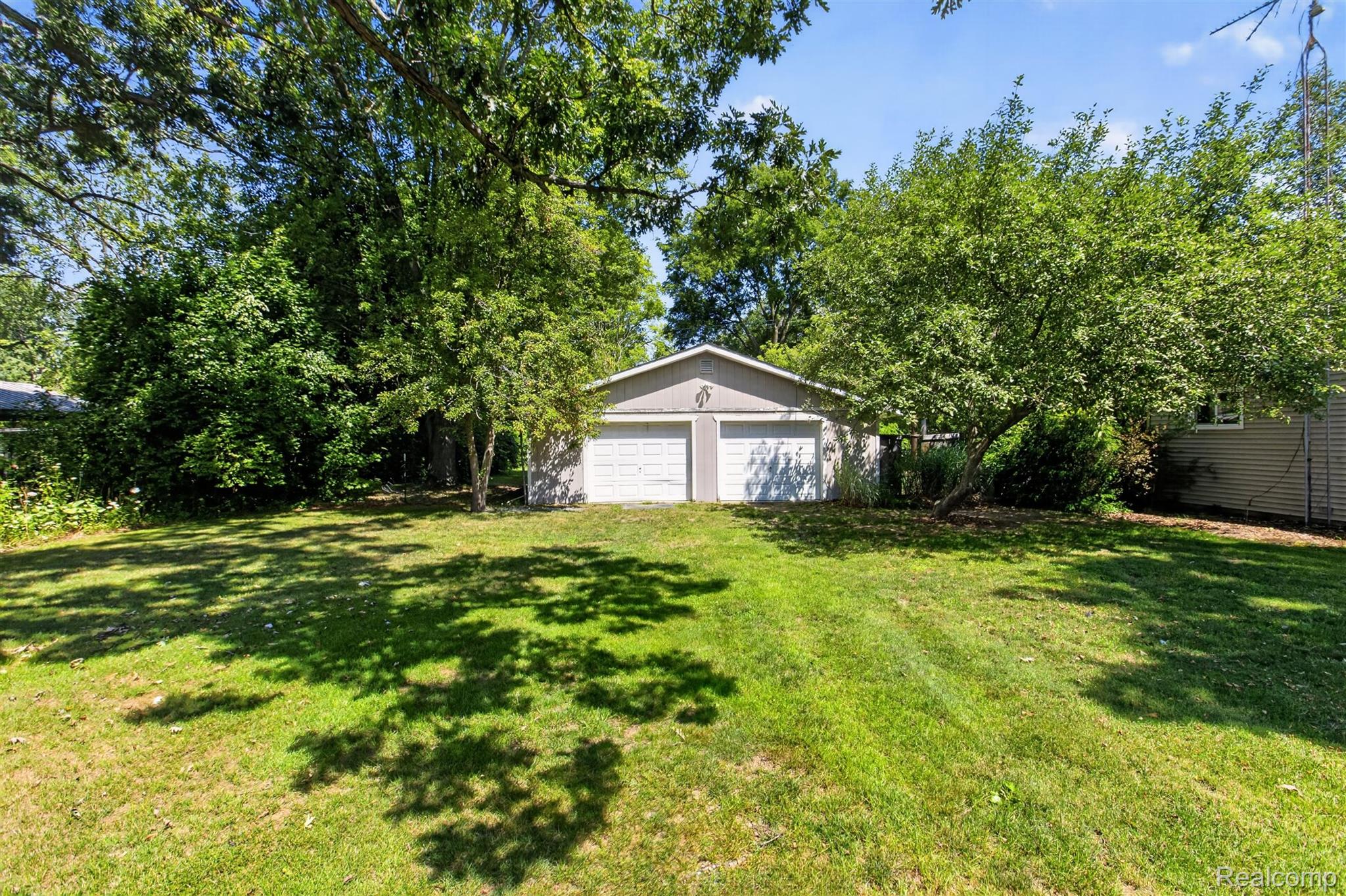 1279 E Burnside Road Property Photo 4