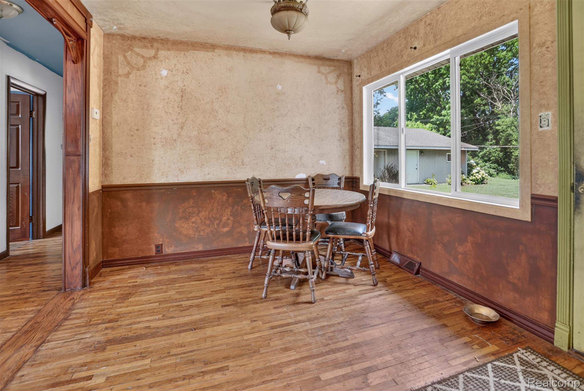 1279 E Burnside Road Property Photo 9