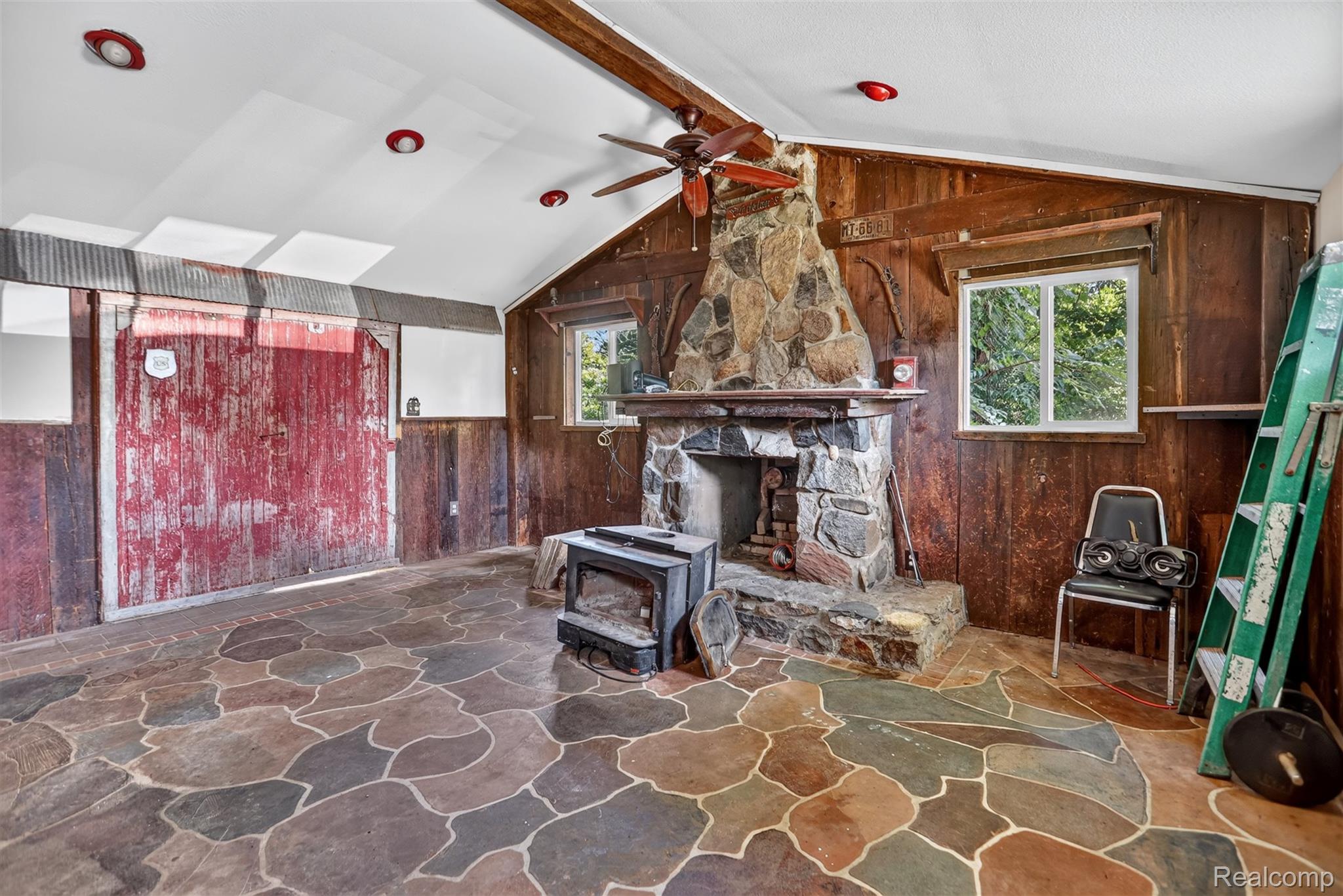 1279 E Burnside Road Property Photo 18