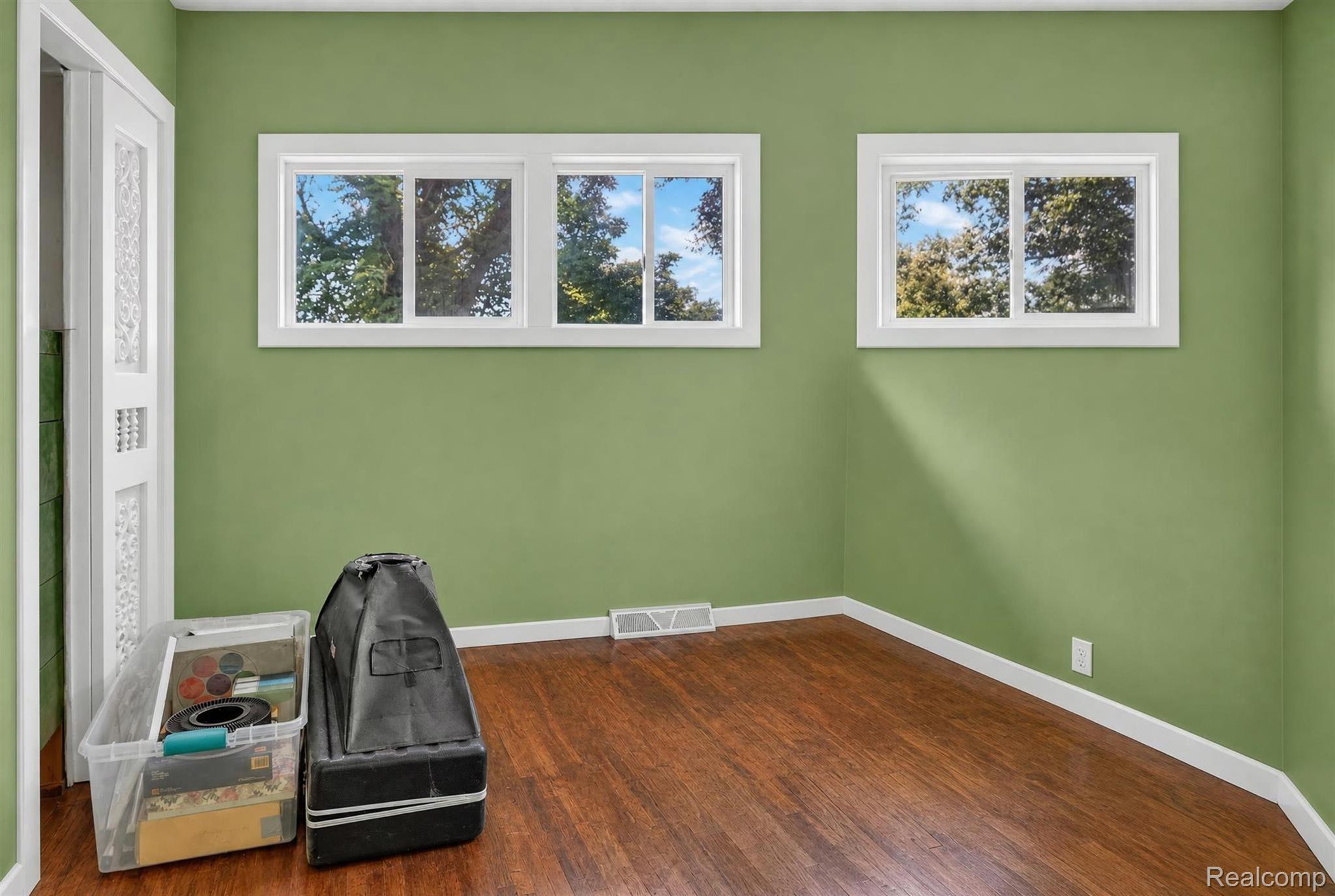 1279 E Burnside Road Property Photo 24