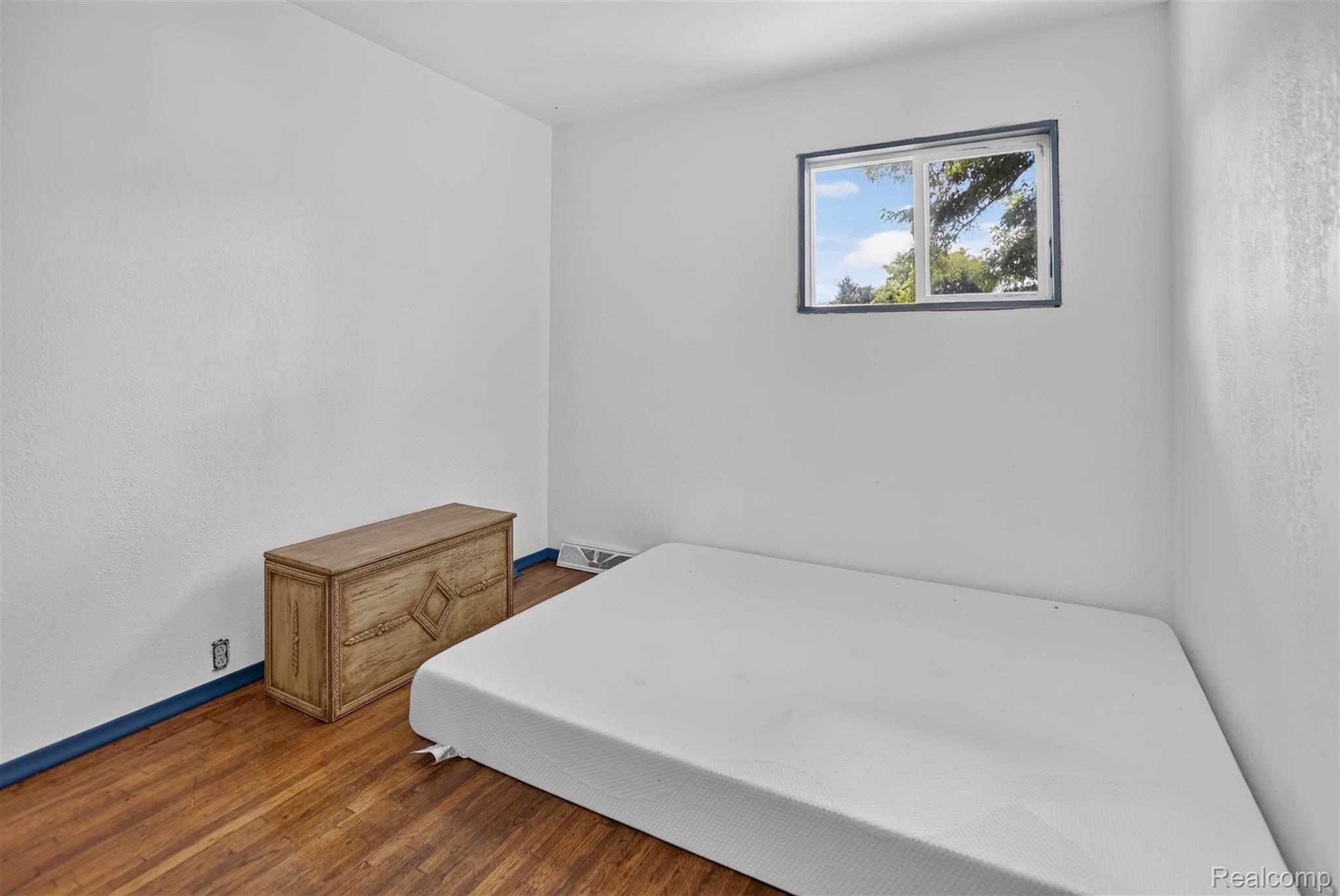 1279 E Burnside Road Property Photo 25