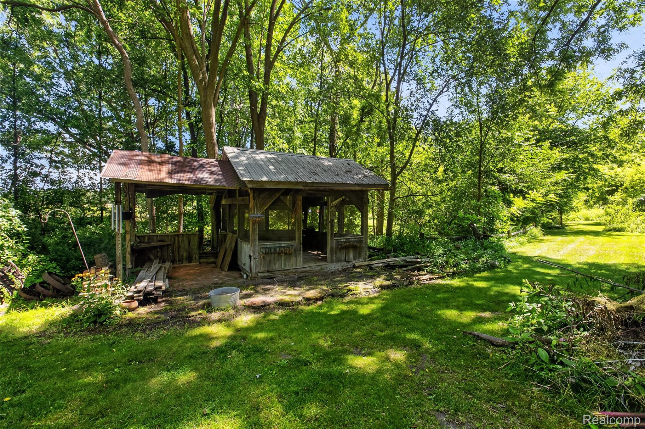 1279 E Burnside Road Property Photo 43