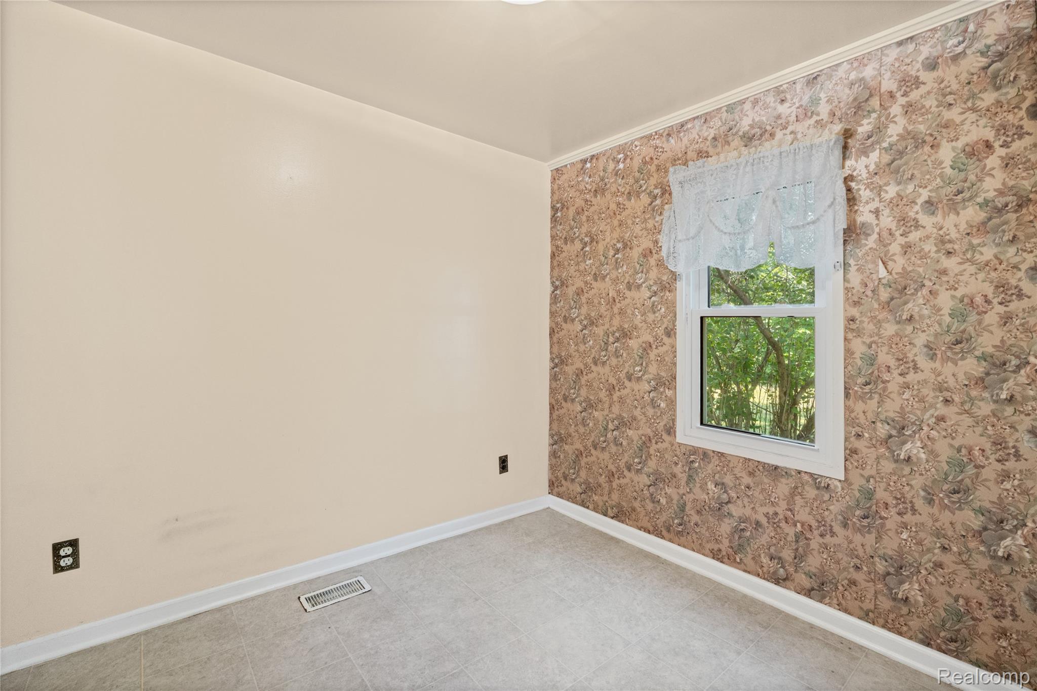 2240 Morrish Street Property Photo 12