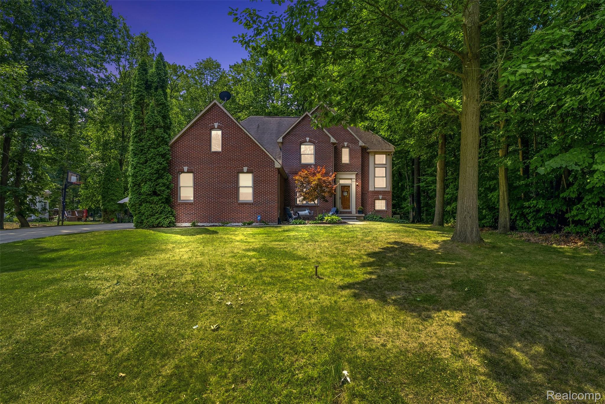 9293 Oakview Drive Property Photo 1