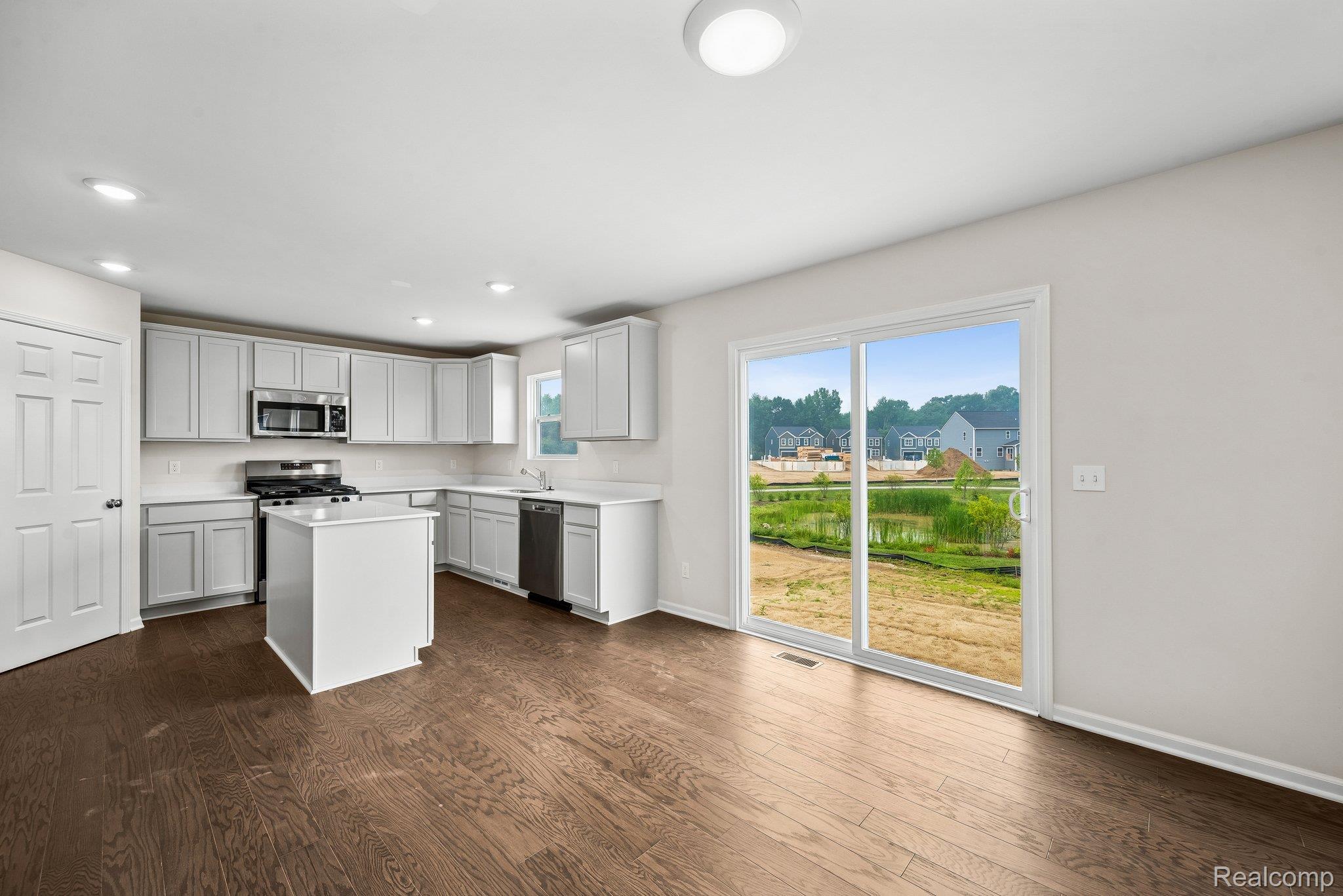 387 Edge Brook Property Photo 6