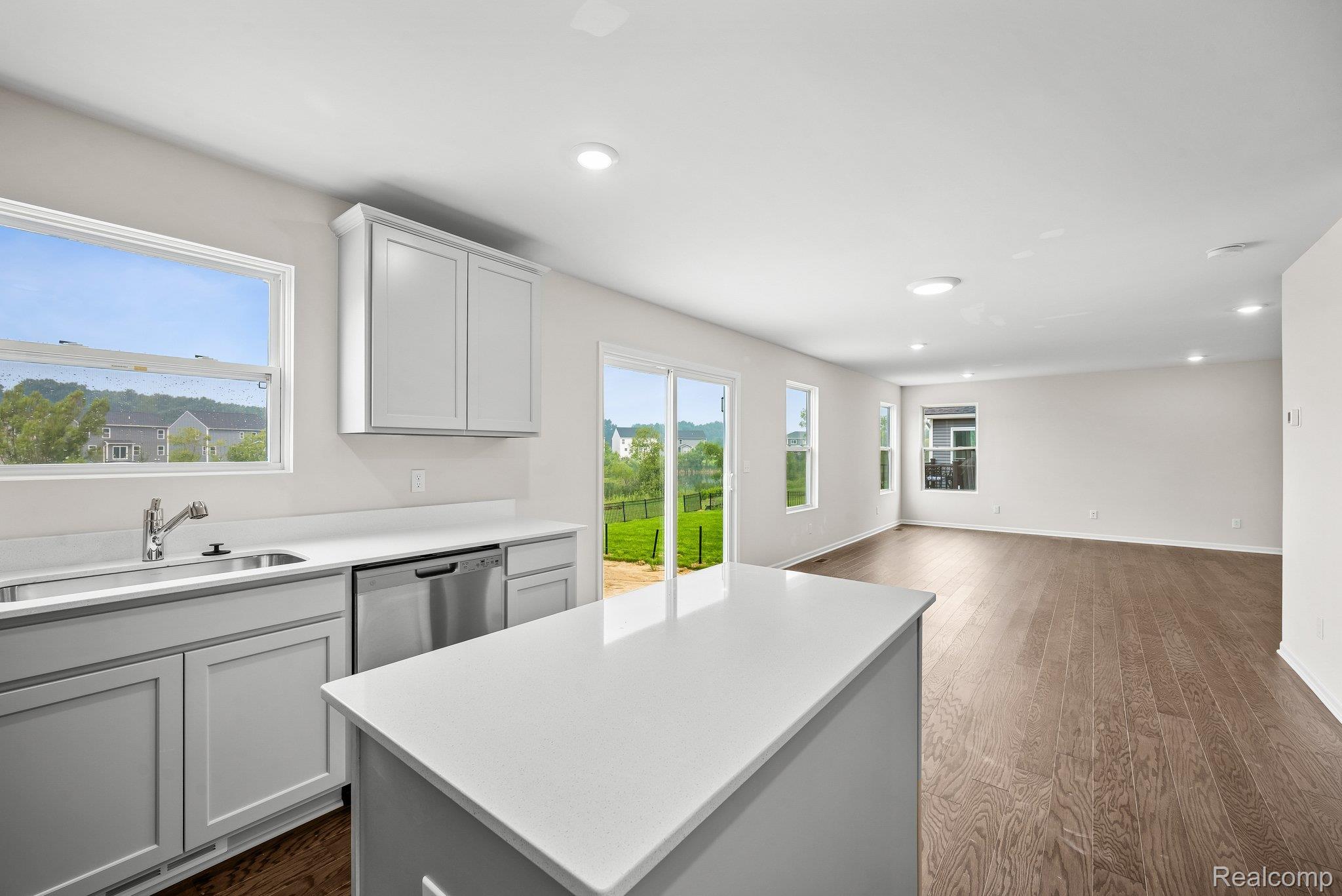 387 Edge Brook Property Photo 7