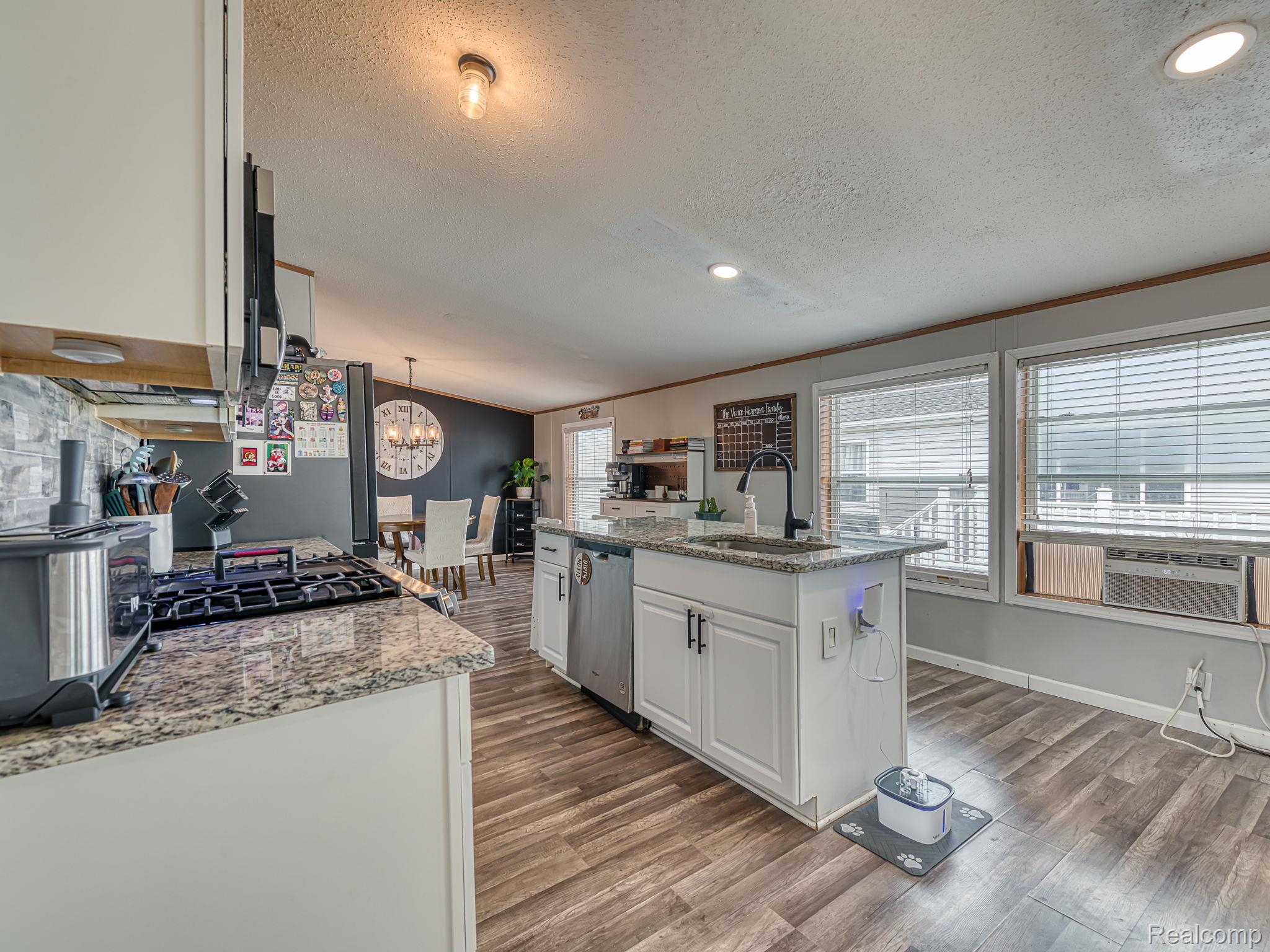 938 Tanner Landing Property Photo 6