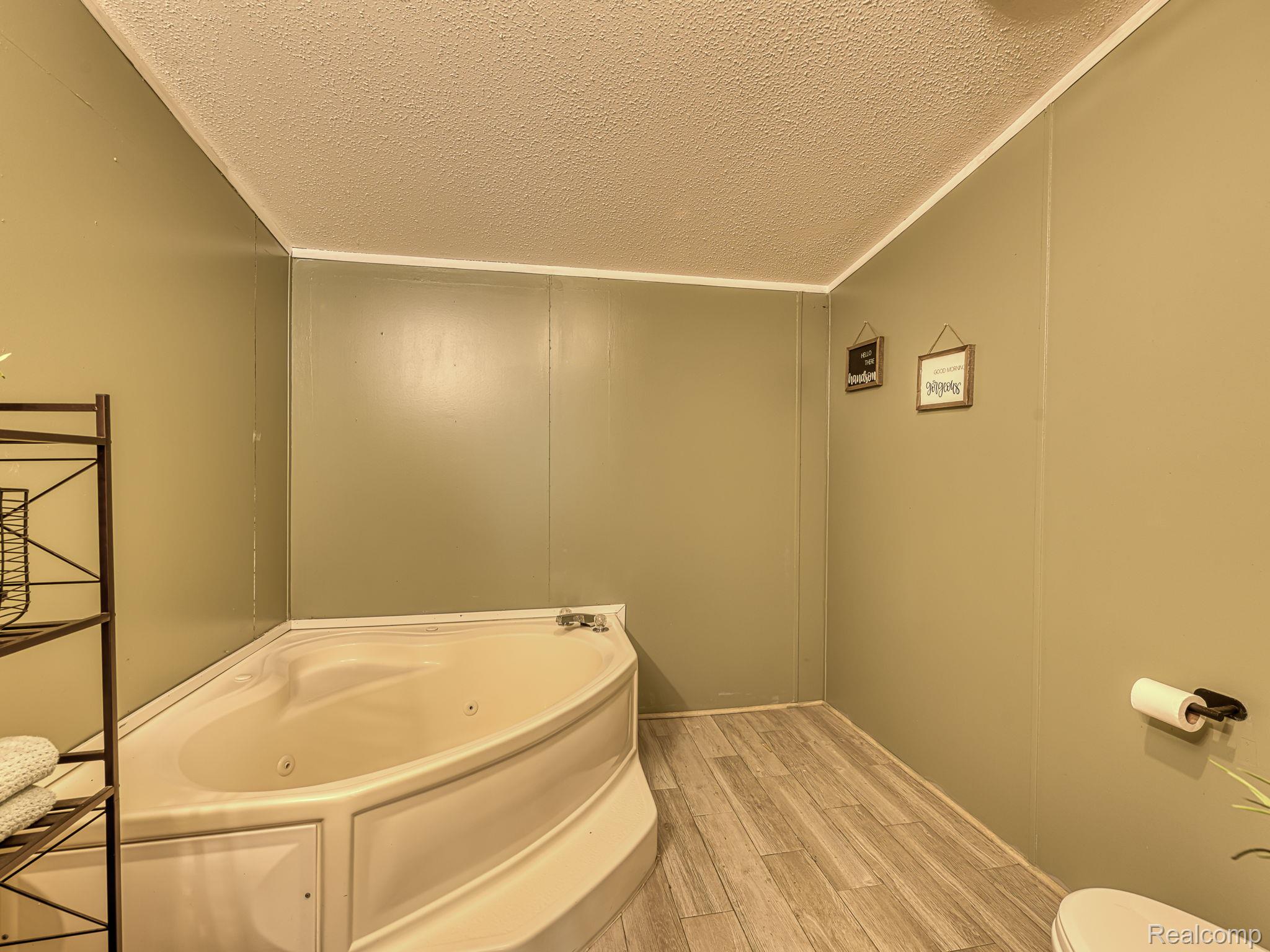 938 Tanner Landing Property Photo 17