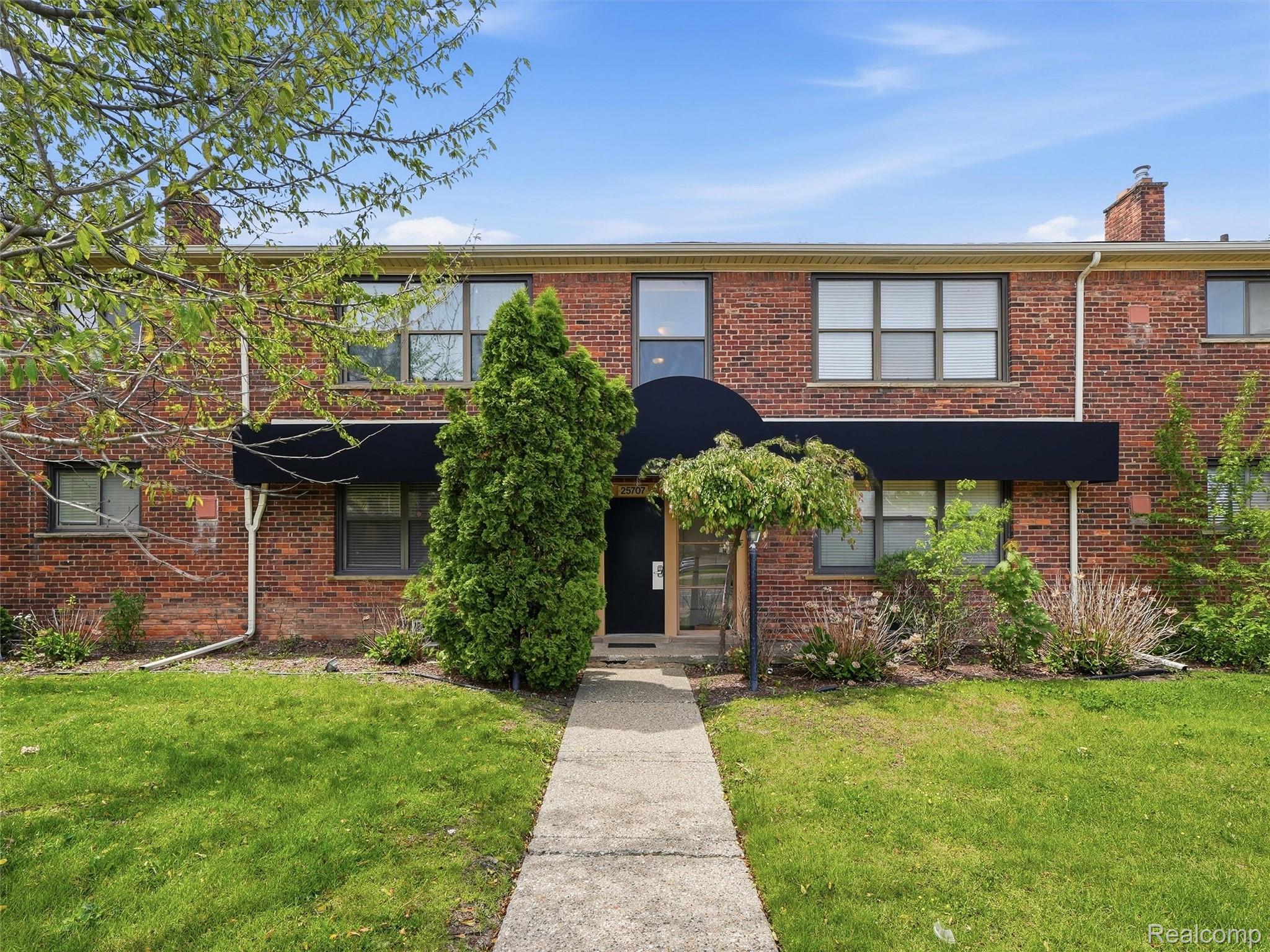 25707 Woodward Avenue Property Photo 1