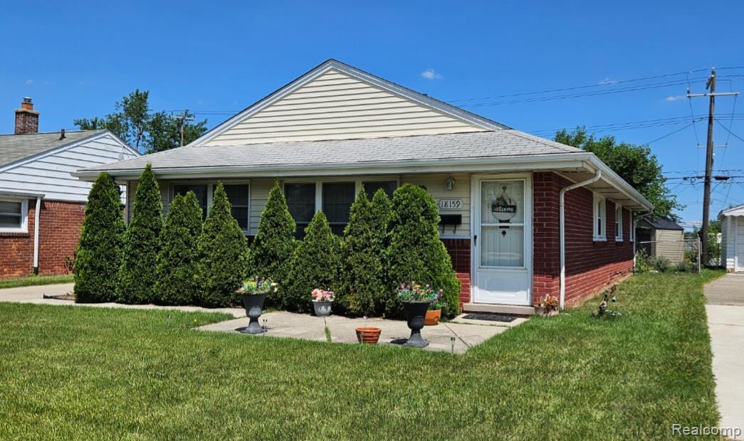 18159 Matthews Street Property Photo 1