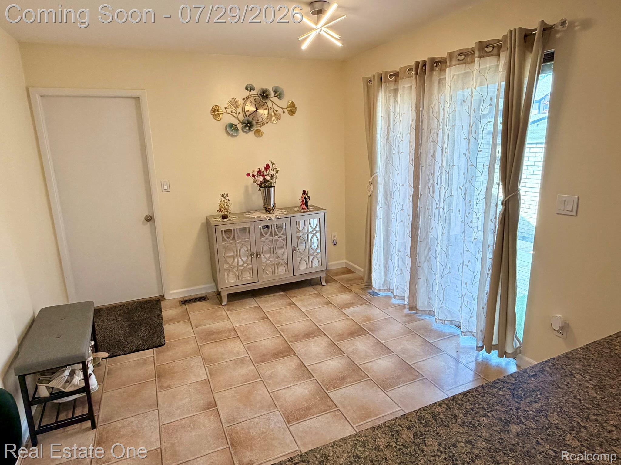 5112 Rock Run Street Property Photo 9