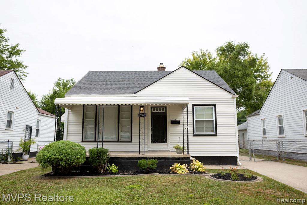 19309 Woodside Street Property Photo 1