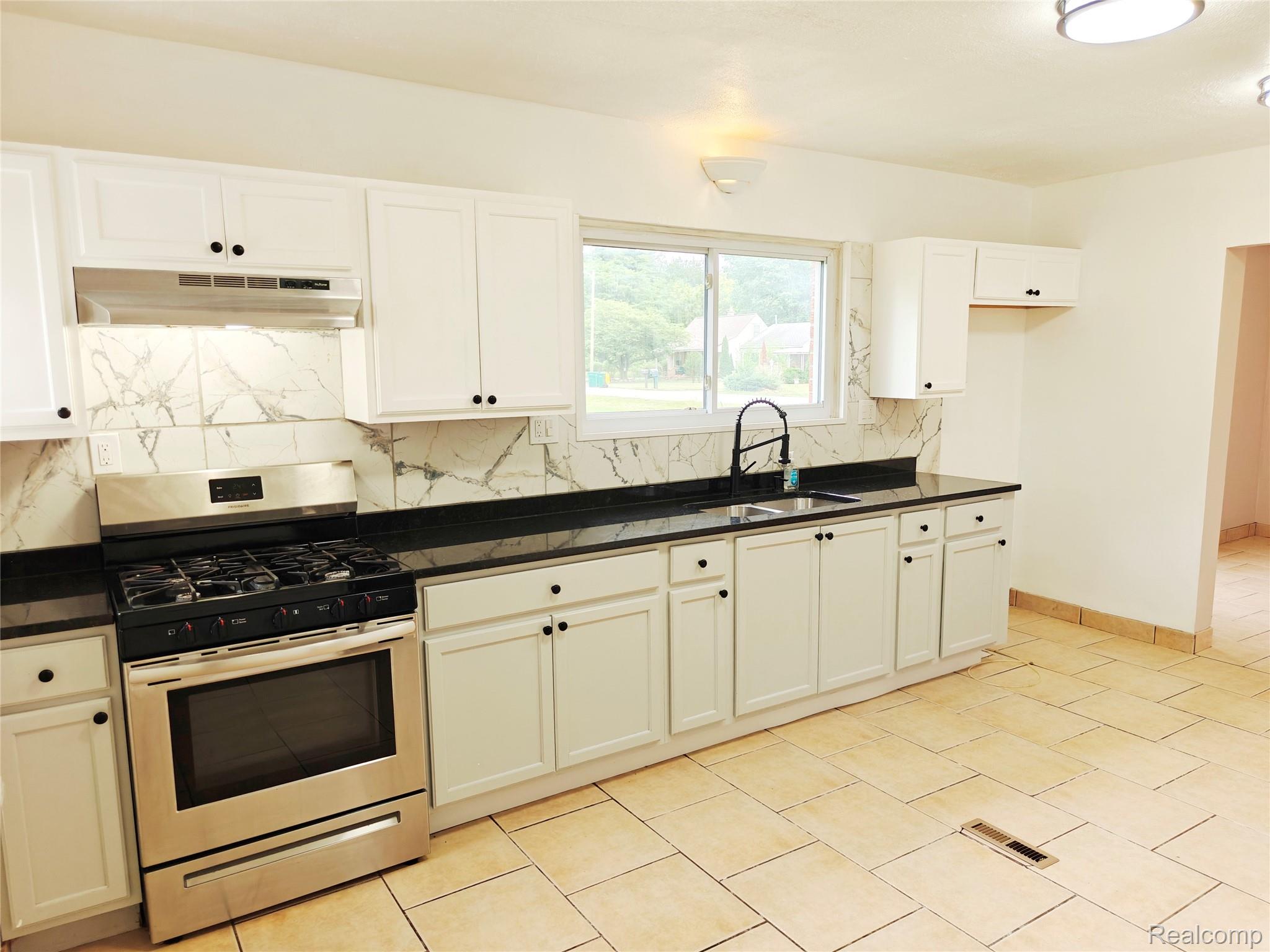 6270 Hunt Street Property Photo 6