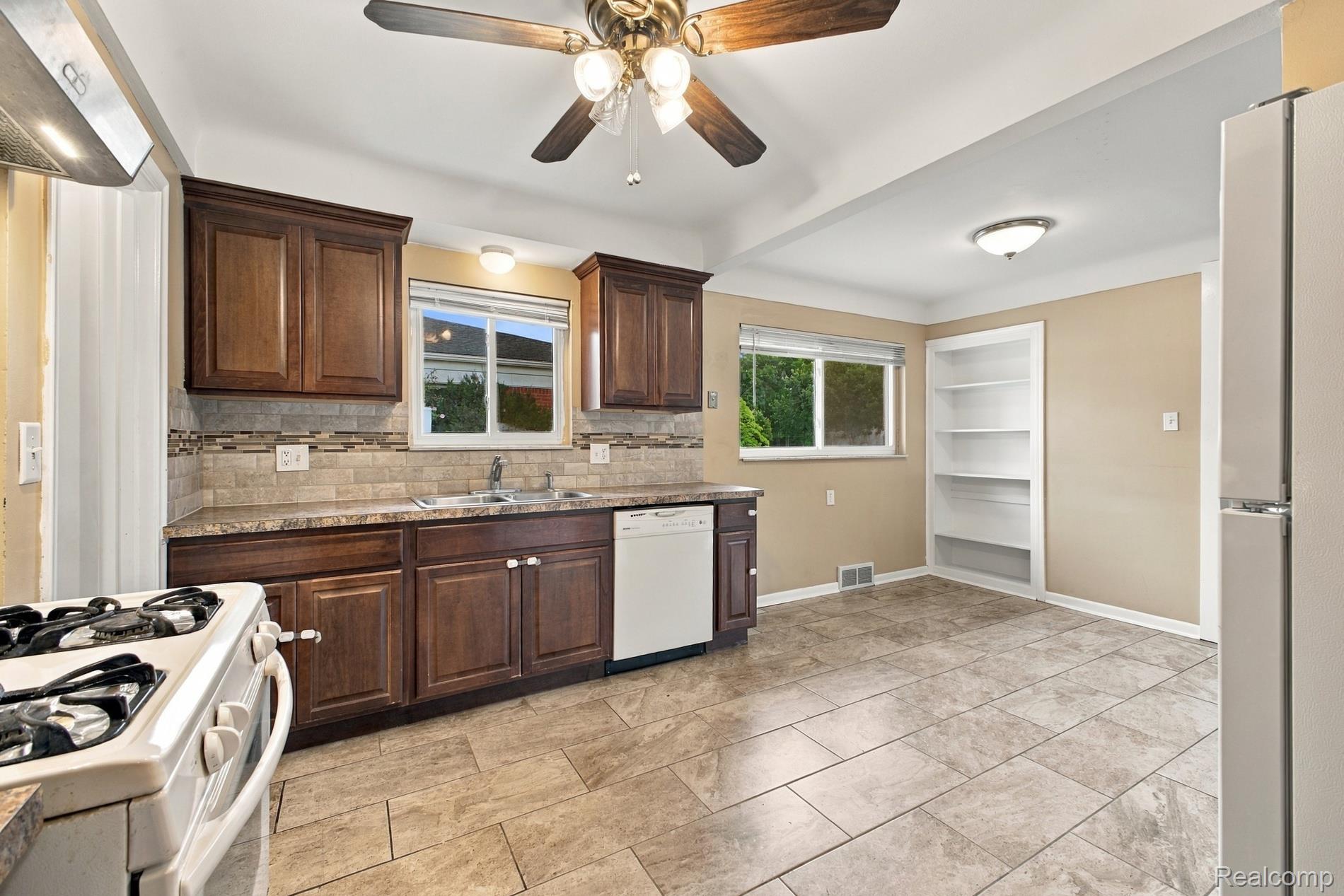 11147 Martin Road Property Photo 9