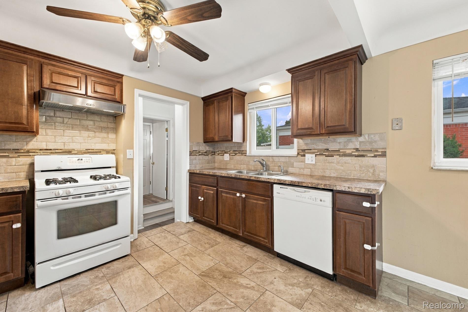 11147 Martin Road Property Photo 10