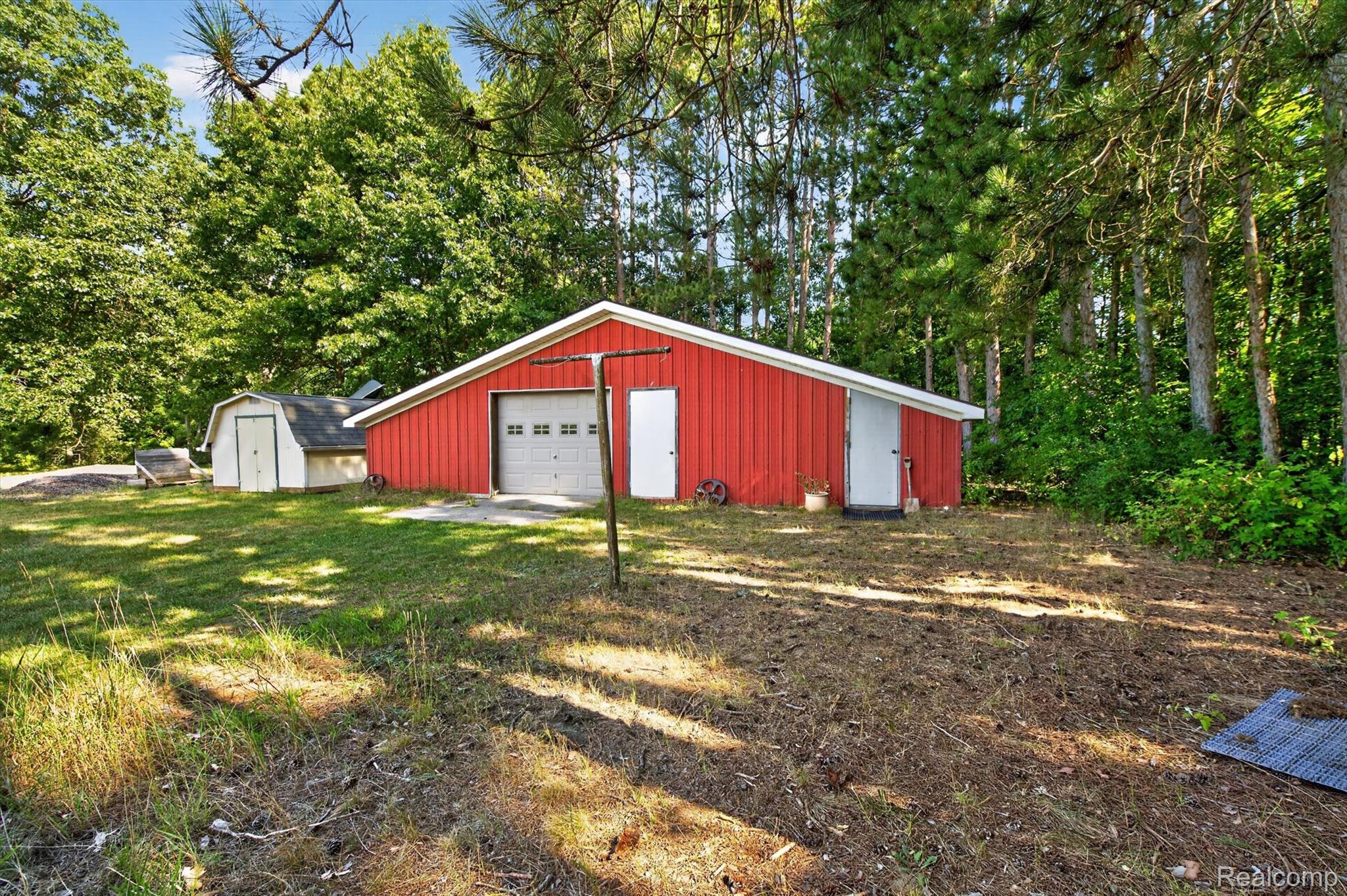 000 Gillette Property Photo 8