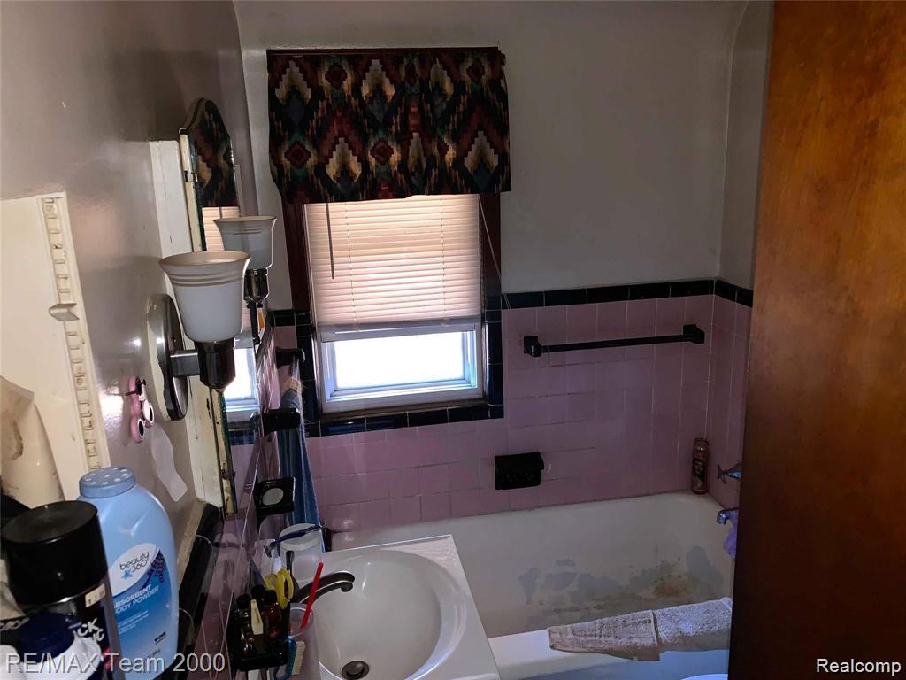 35 Knox Street Property Photo 48