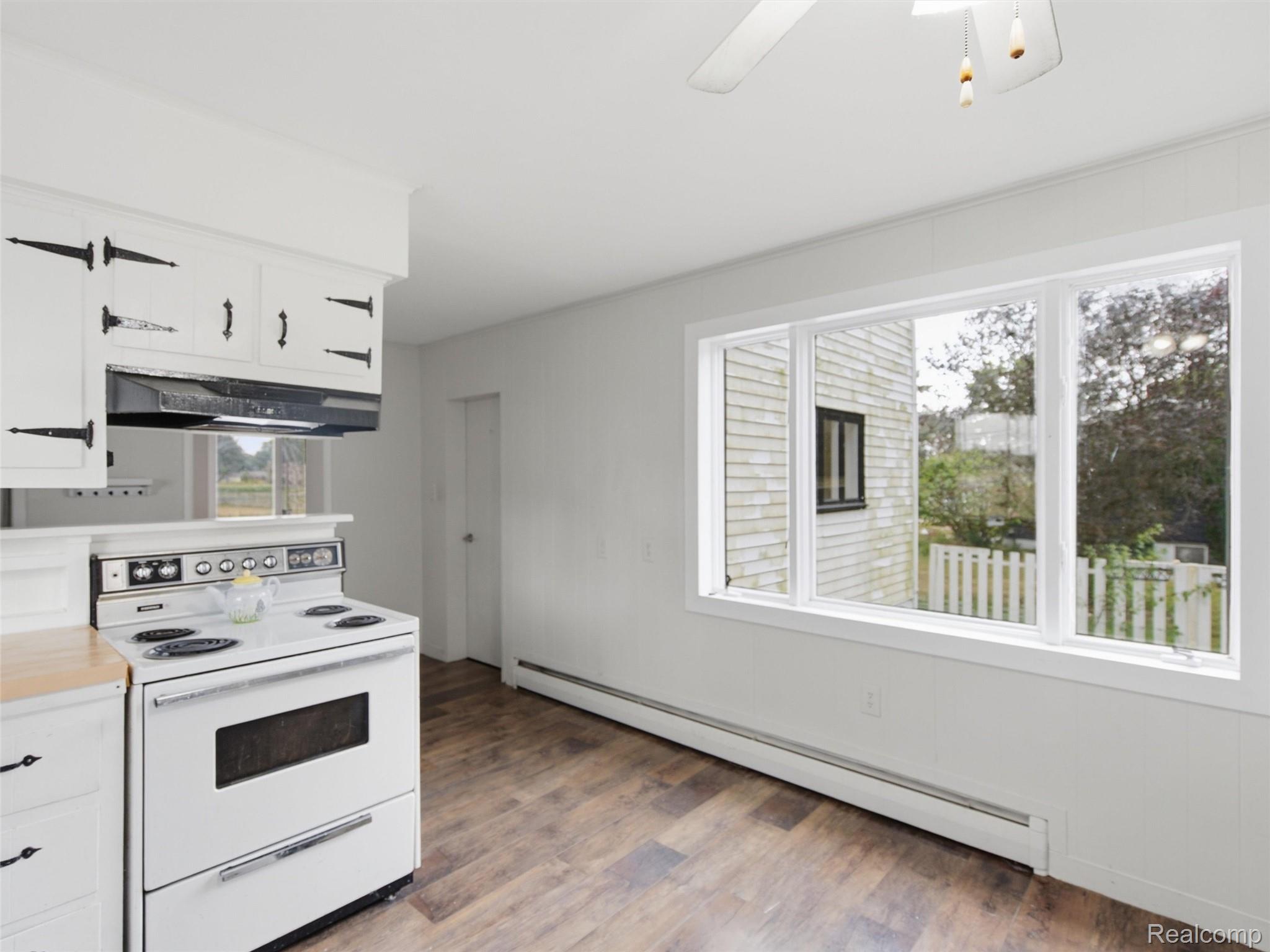 4286 Hill Road Property Photo 11