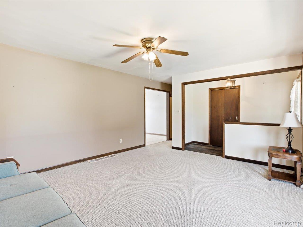 3468 First Street Property Photo 8