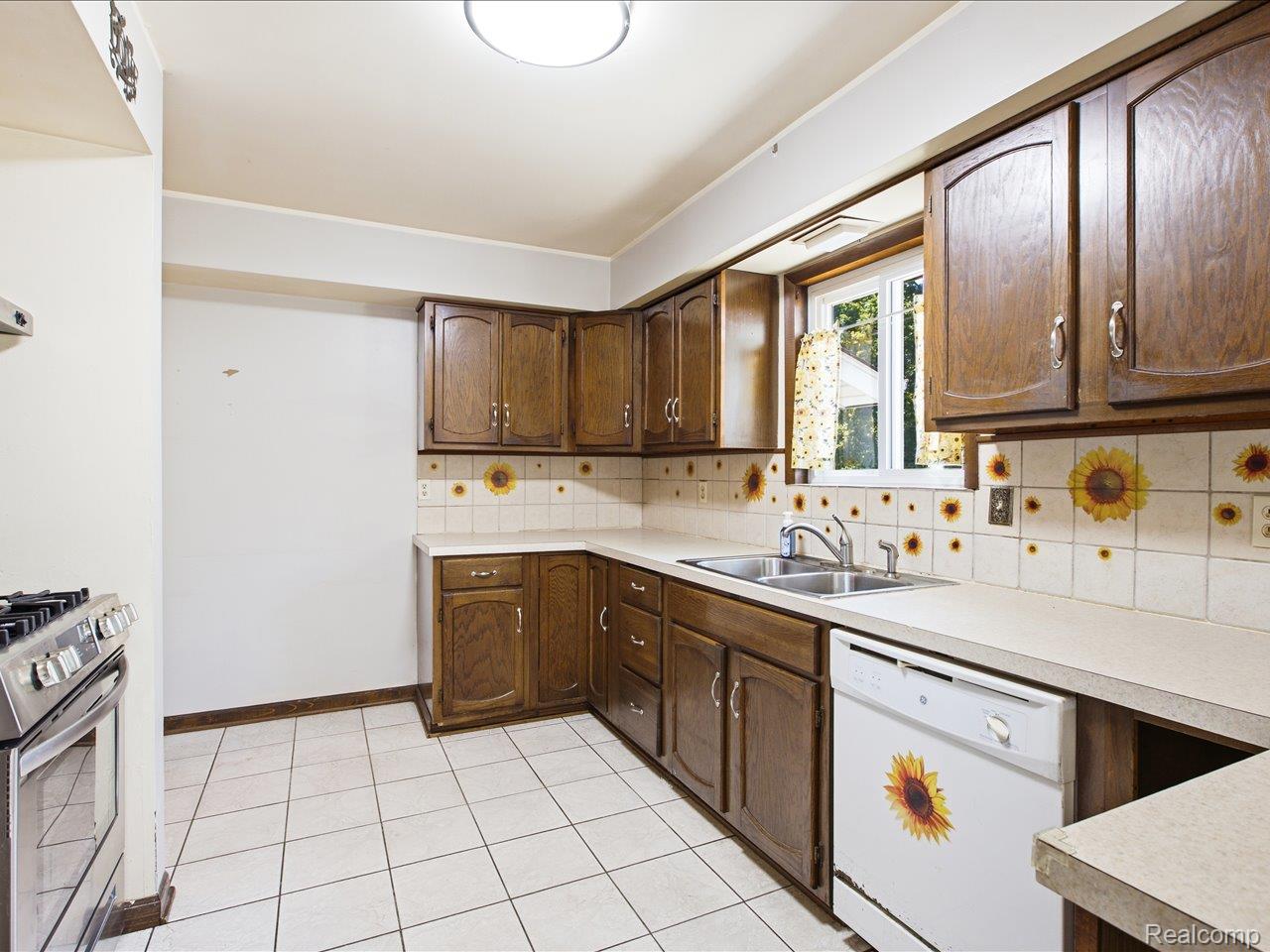 3468 First Street Property Photo 12