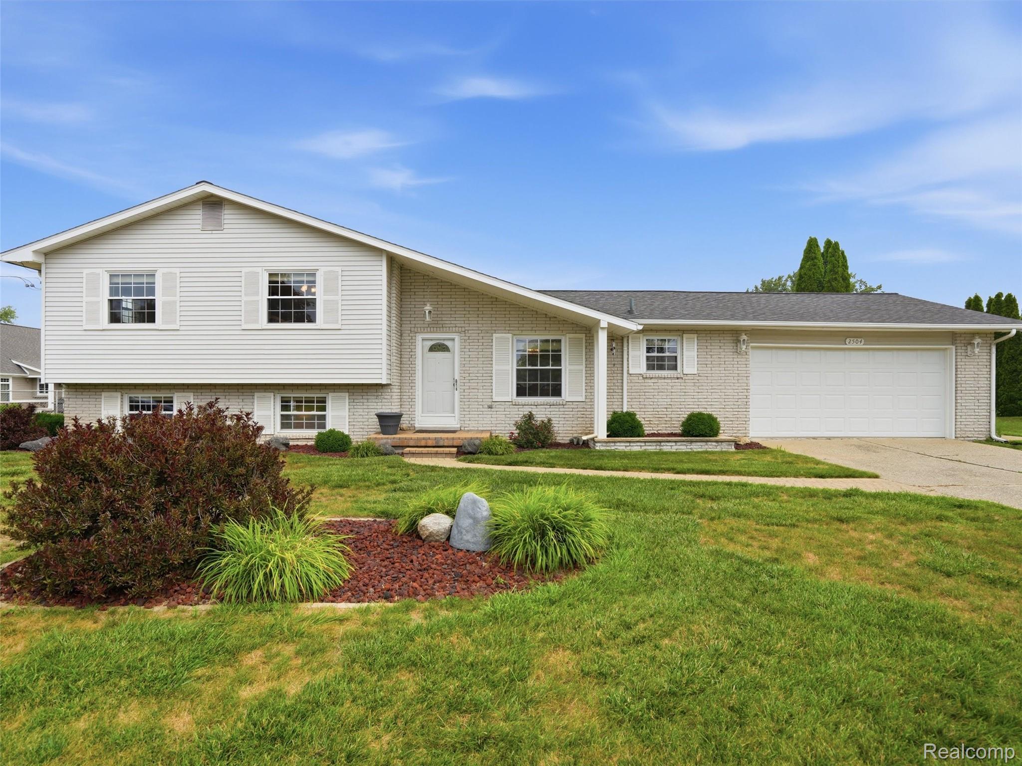 2504 Golden Shores Court Property Photo 1