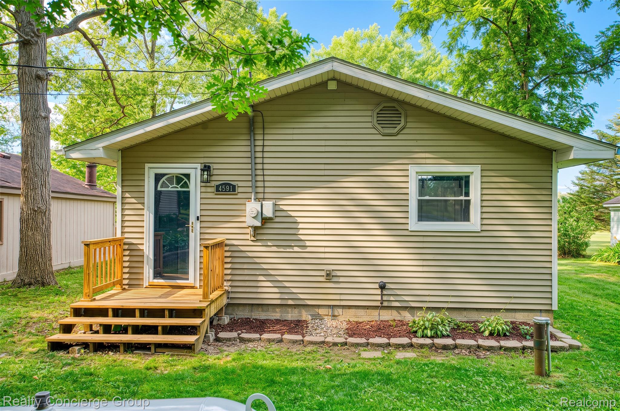 4591 Parker Drive Property Photo 1