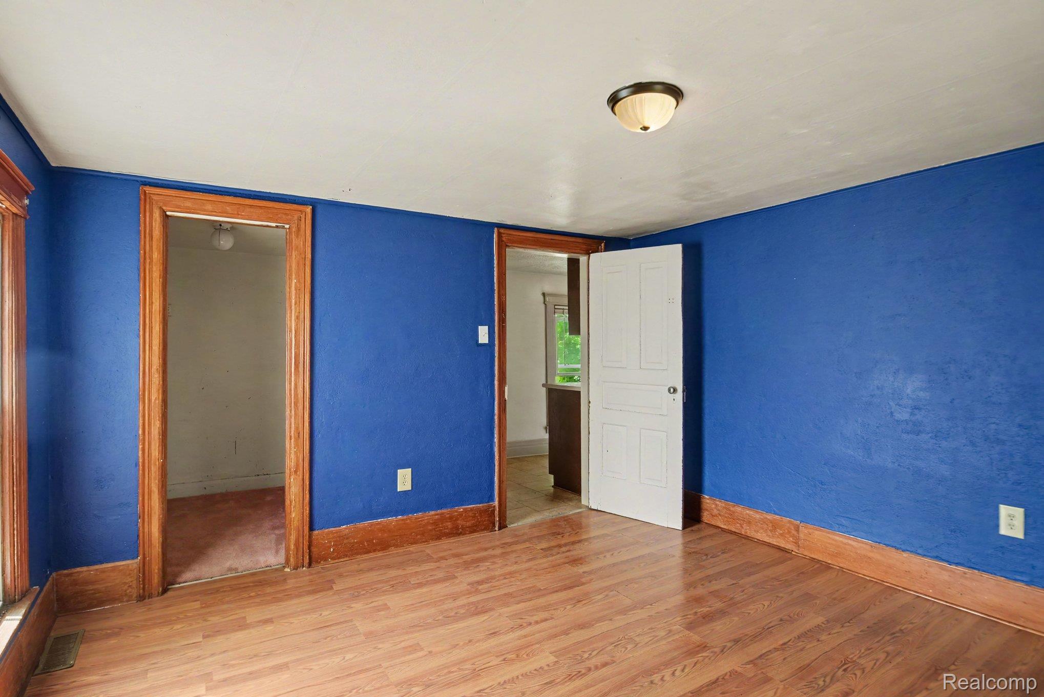 242 N Elizabeth Street Property Photo 5