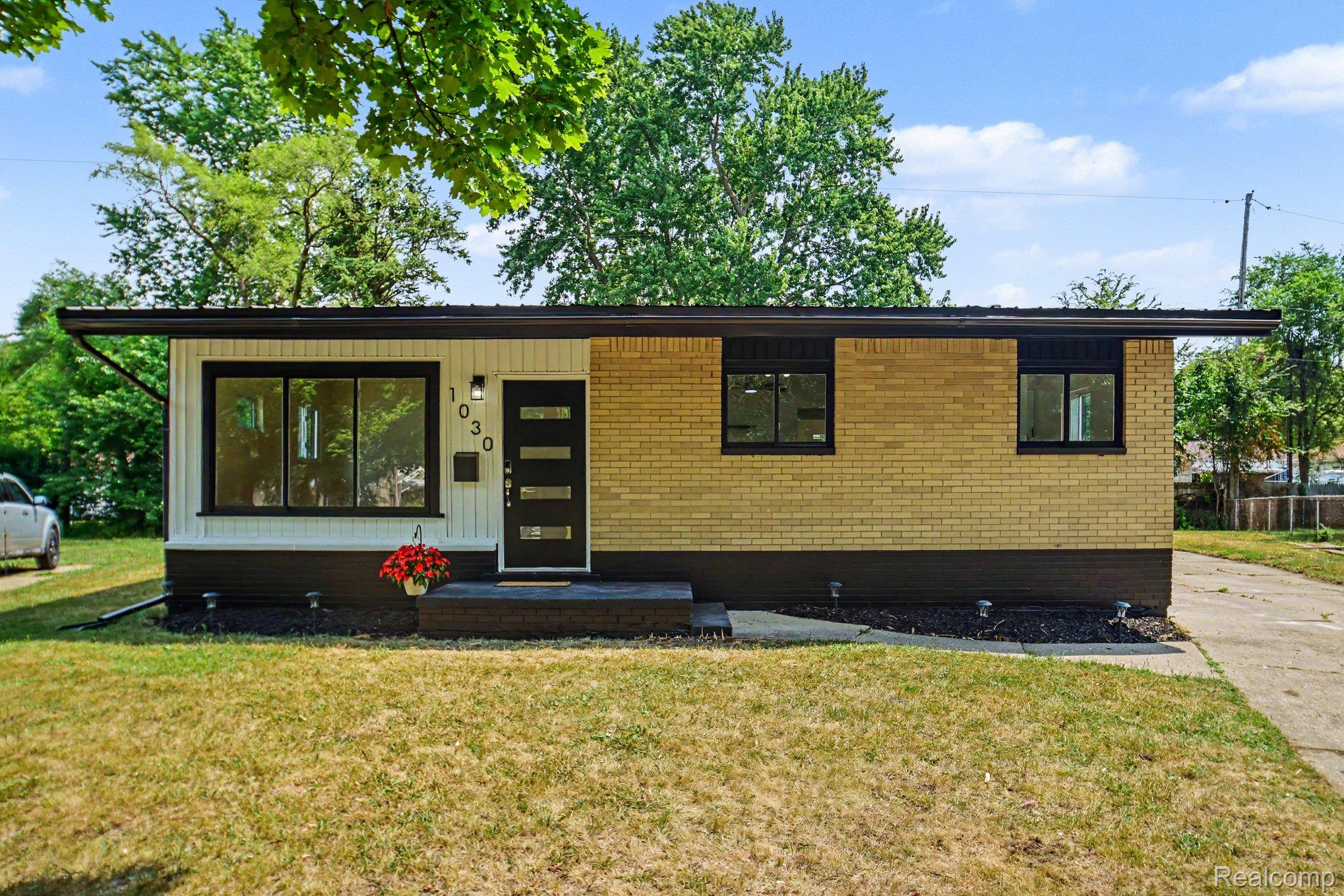 1030 Mckeighan Avenue Property Photo 1