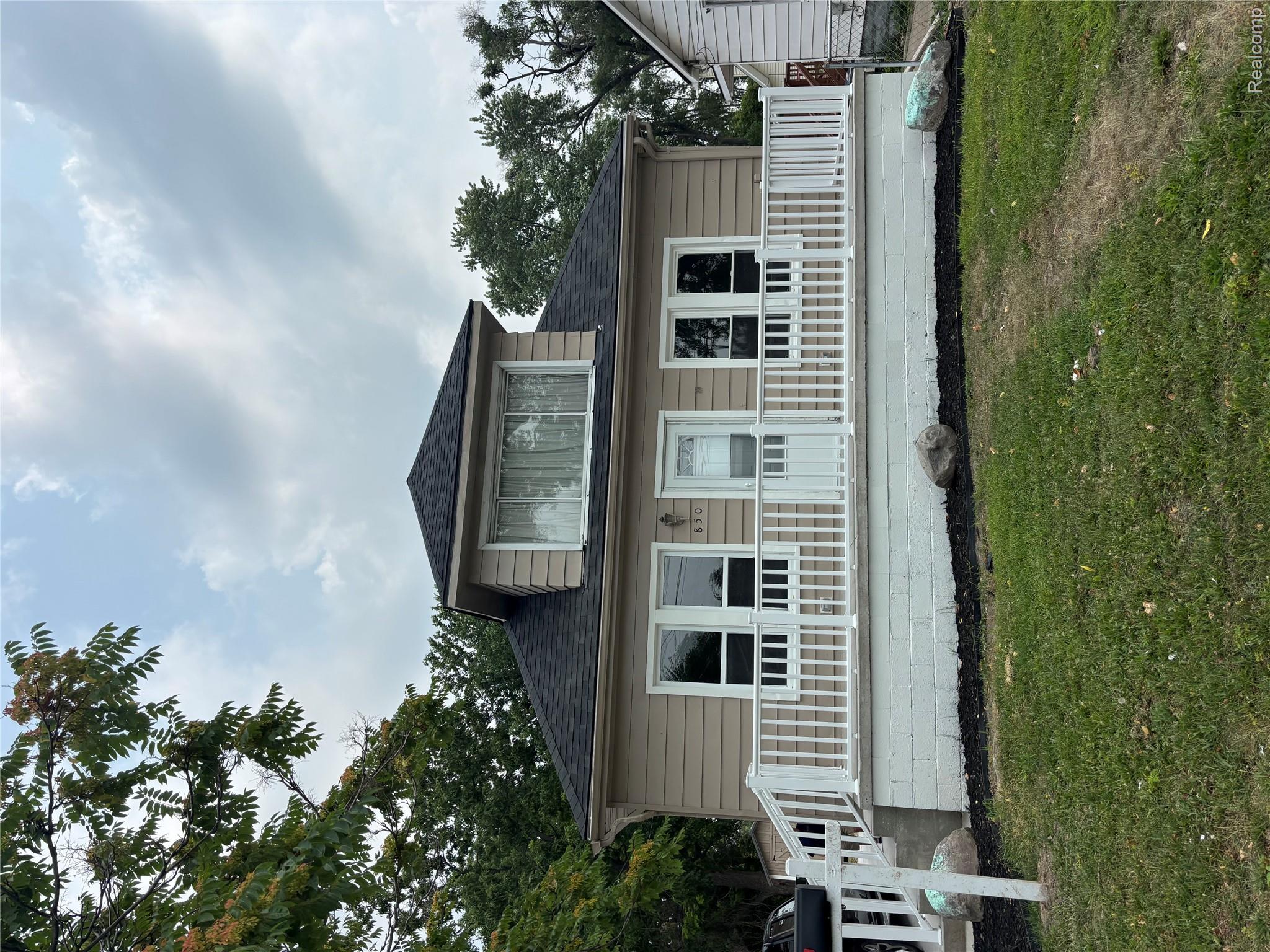 850 Montie Road Property Photo 1