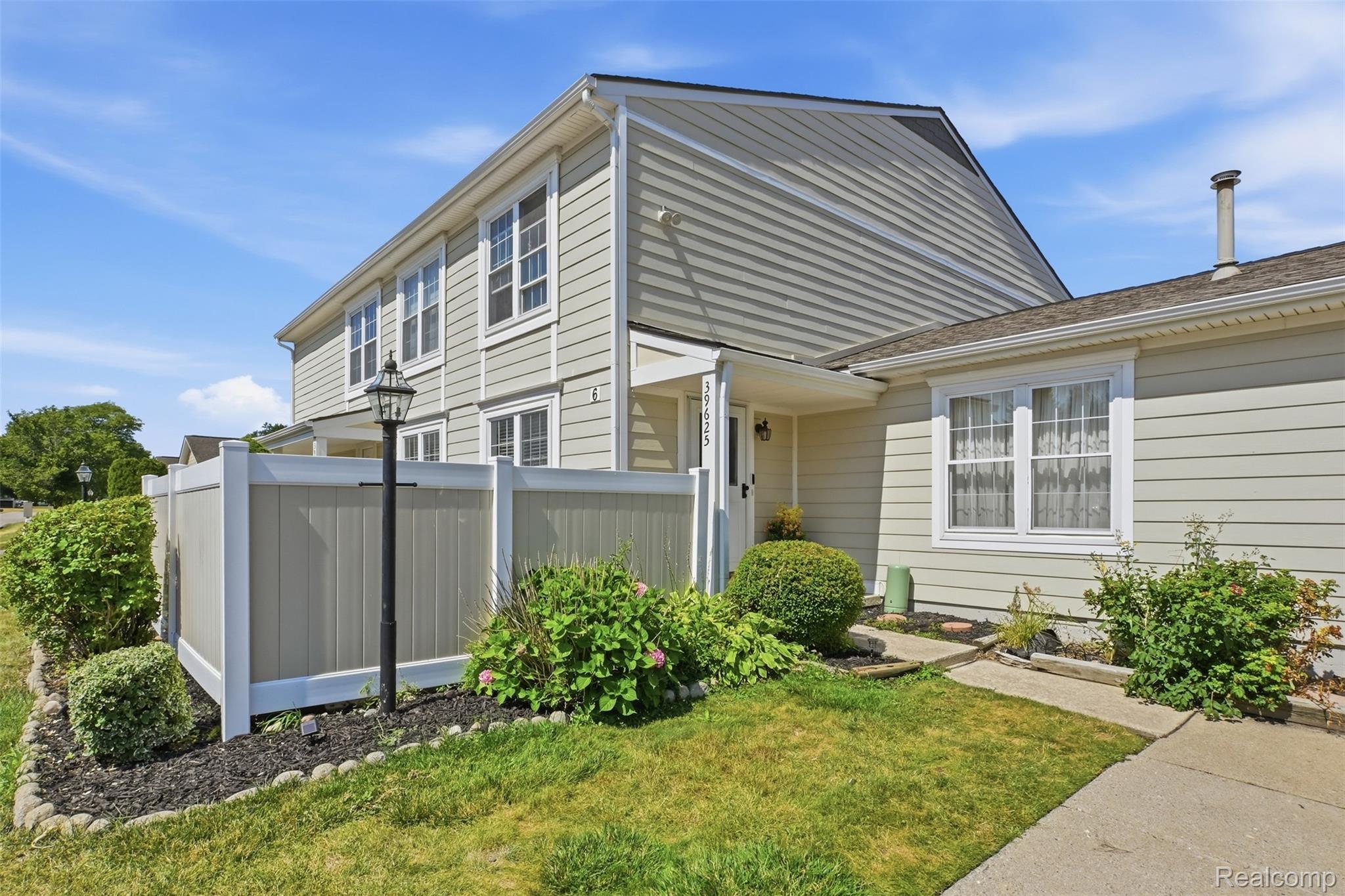 39625 Village Wood Lane Property Photo 1