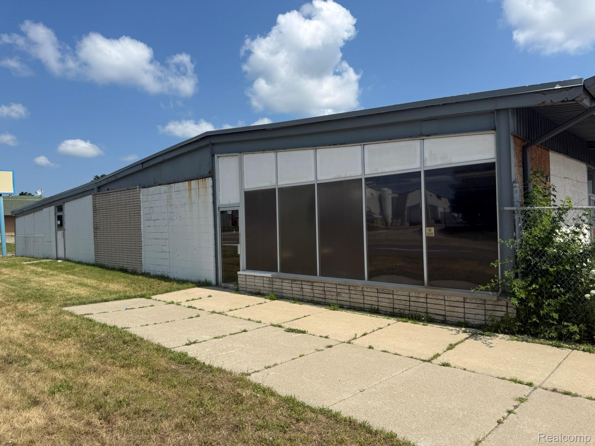 870 Cesar E Chavez Avenue Property Photo 2