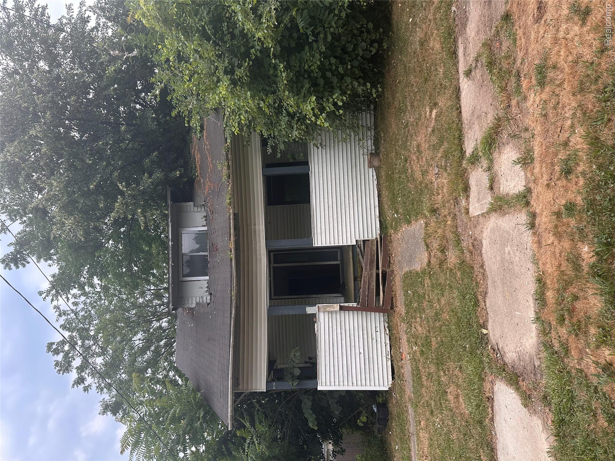 221 W Tobias Street Property Photo 1