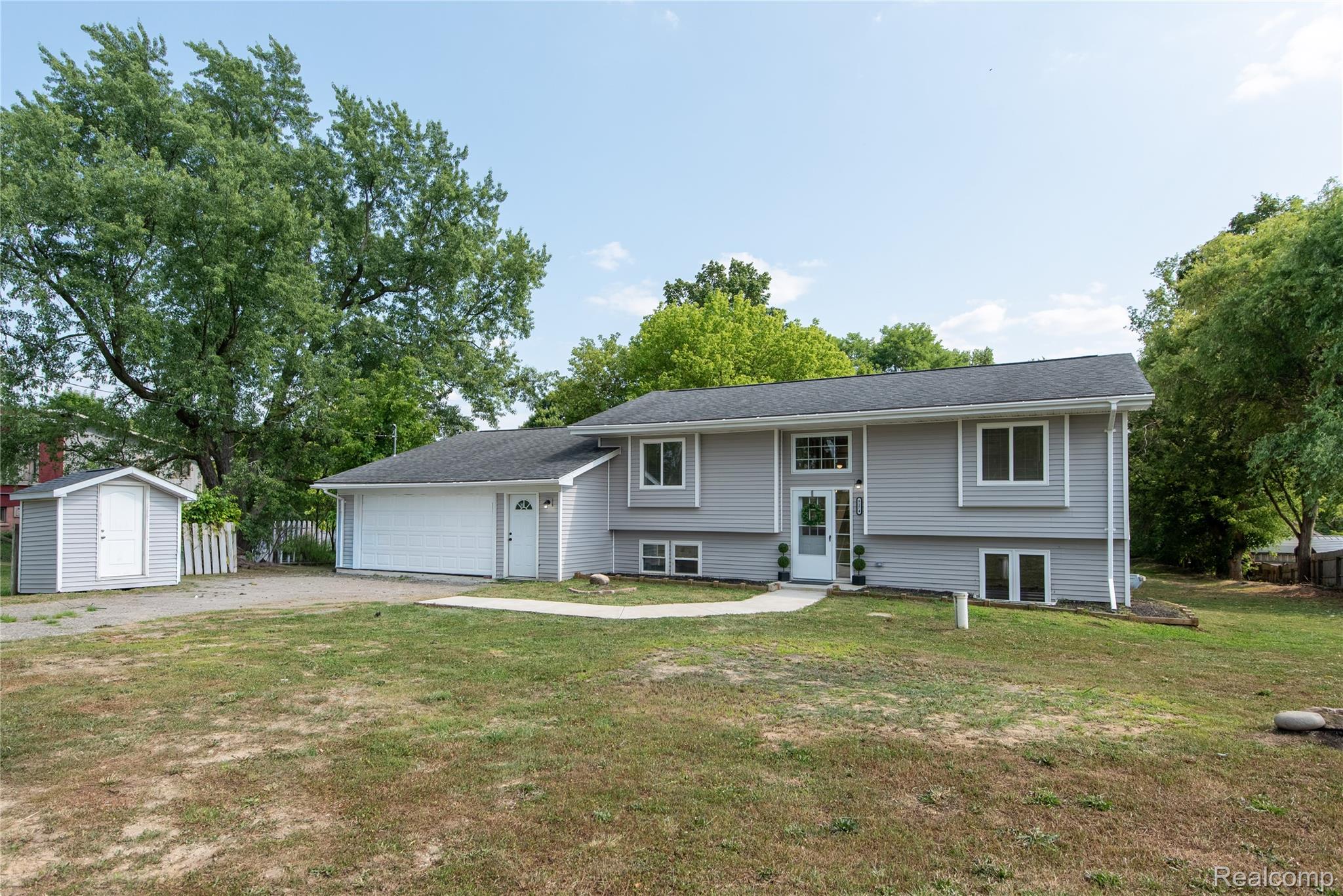 9174 Perry Road Property Photo 3