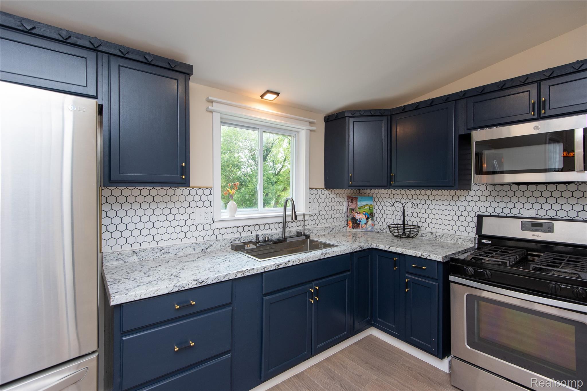 9174 Perry Road Property Photo 16