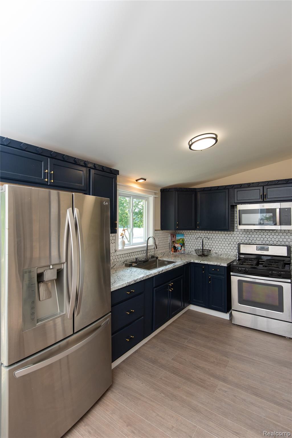 9174 Perry Road Property Photo 18