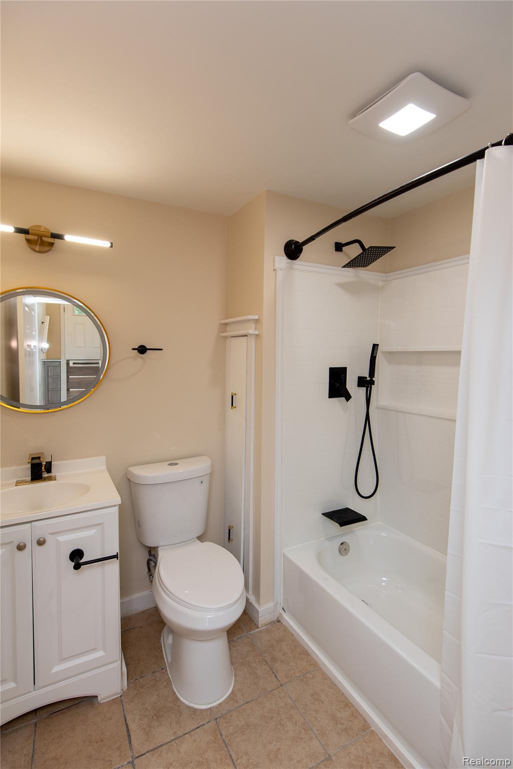 9174 Perry Road Property Photo 24