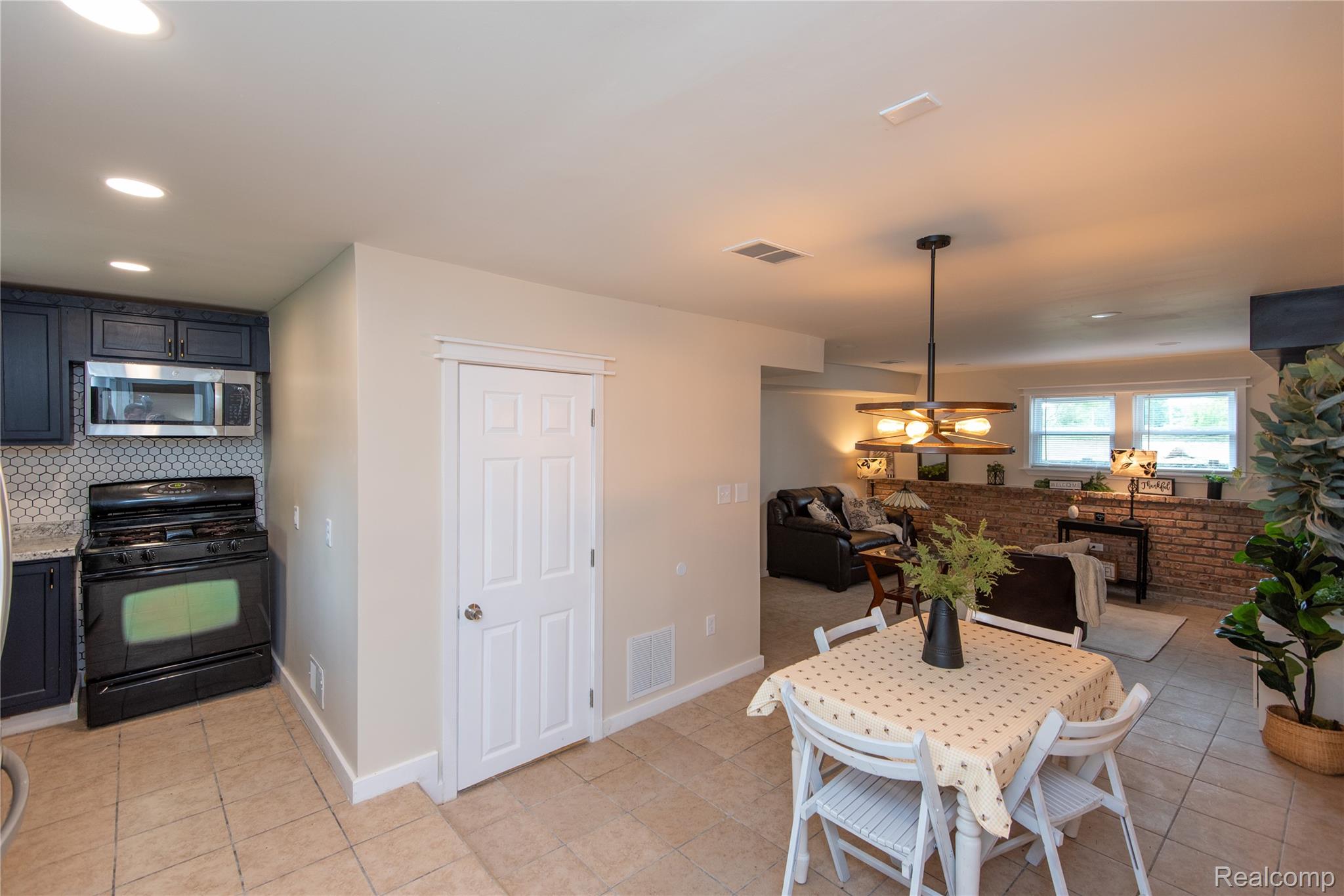 9174 Perry Road Property Photo 30