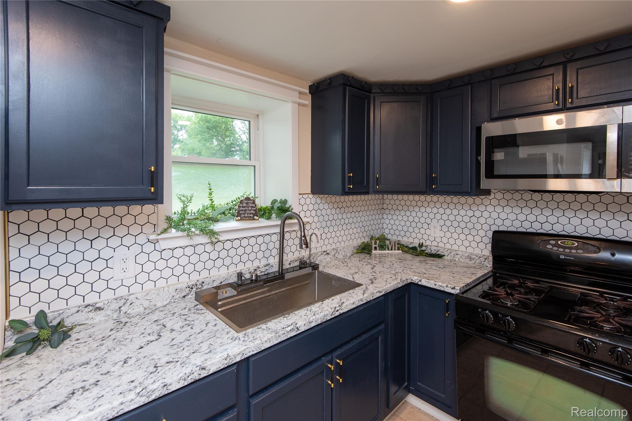 9174 Perry Road Property Photo 32