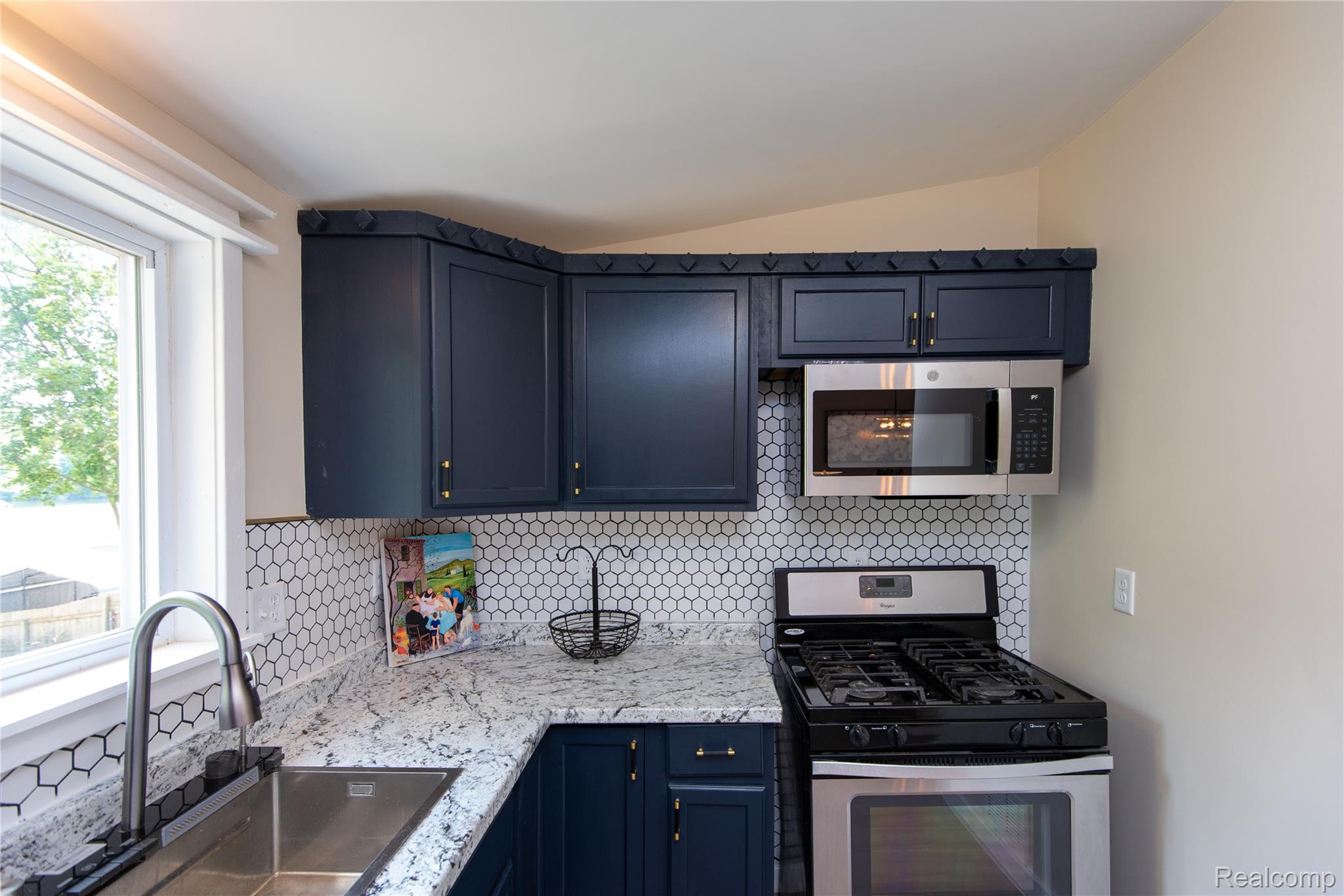 9174 Perry Road Property Photo 33
