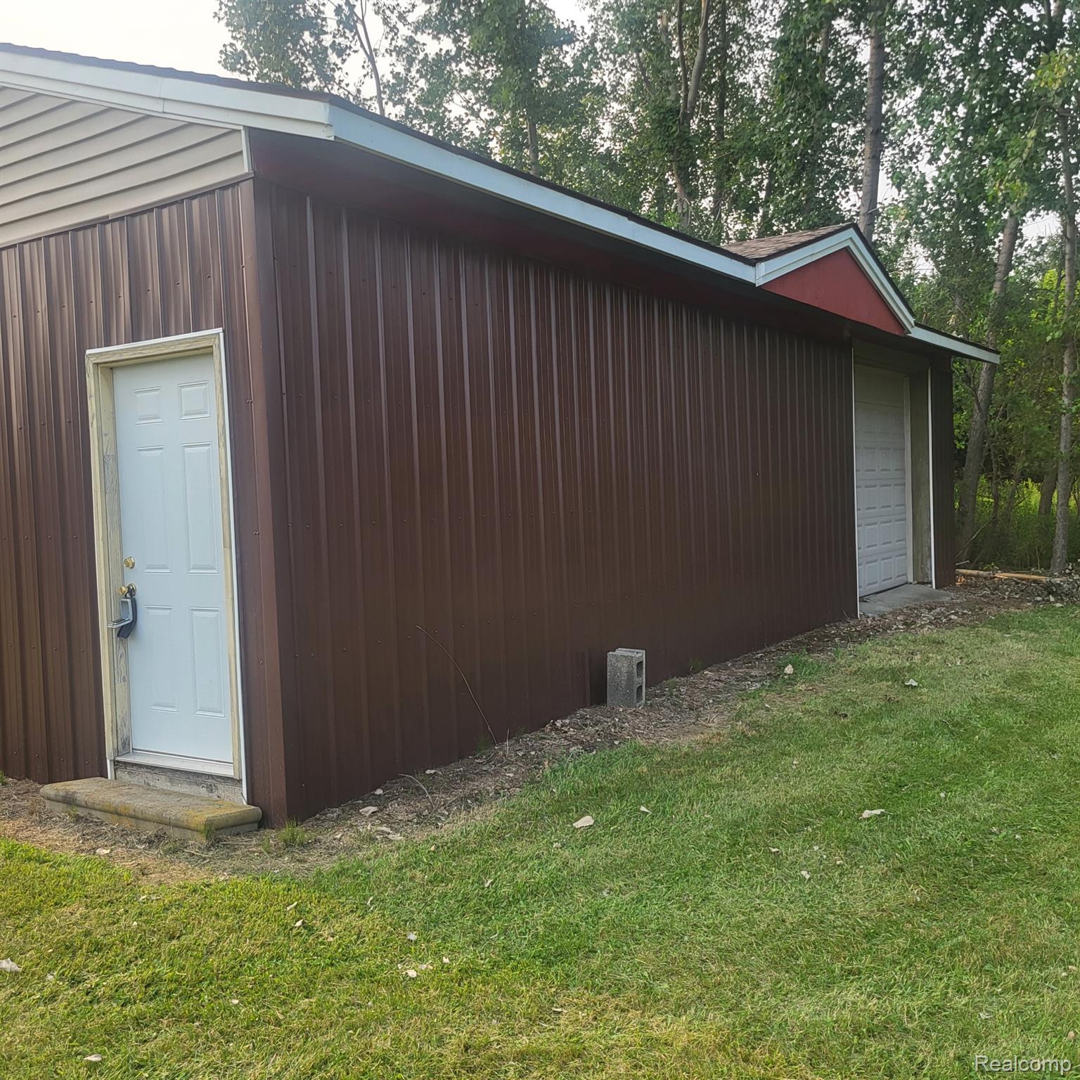 8515 Rolling Acres Drive Property Photo 1