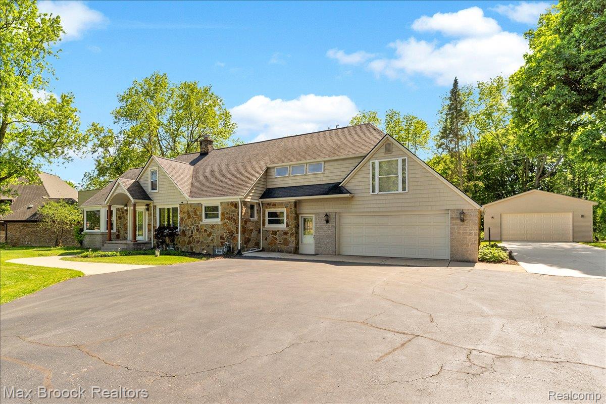 43747 Woodward Avenue Property Photo 1