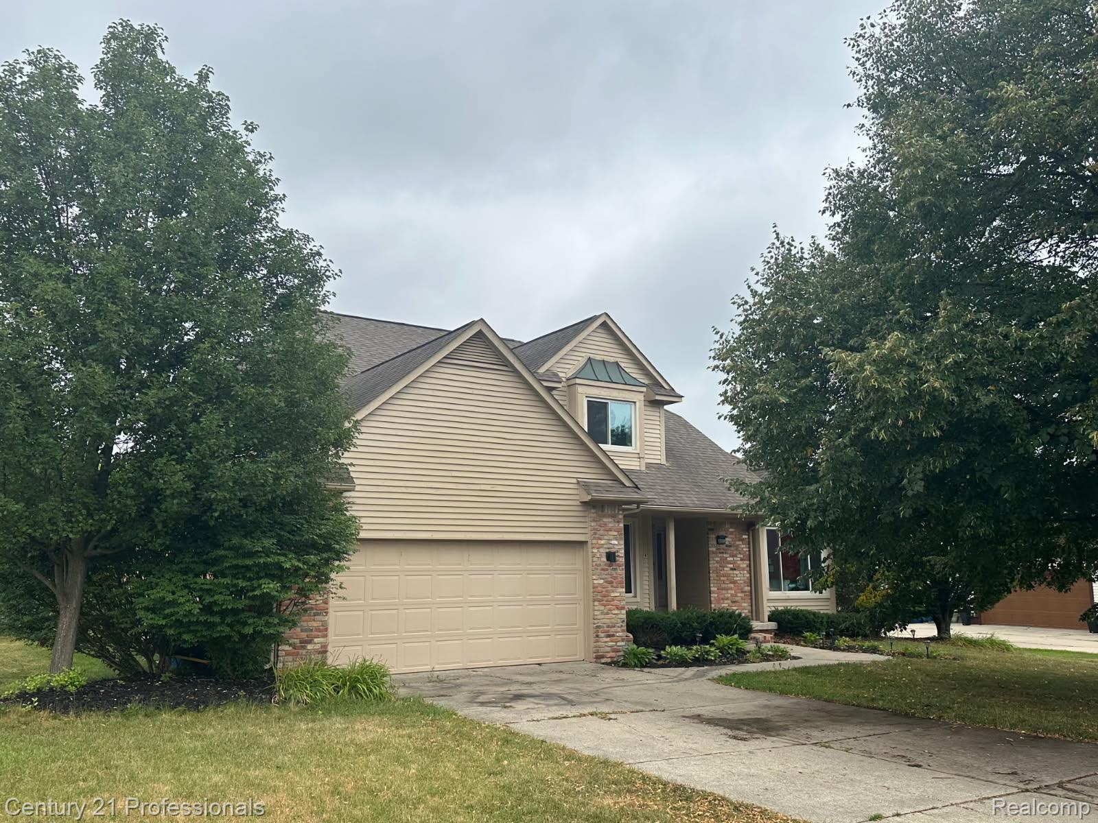 12220 Moceri Drive Property Photo 1