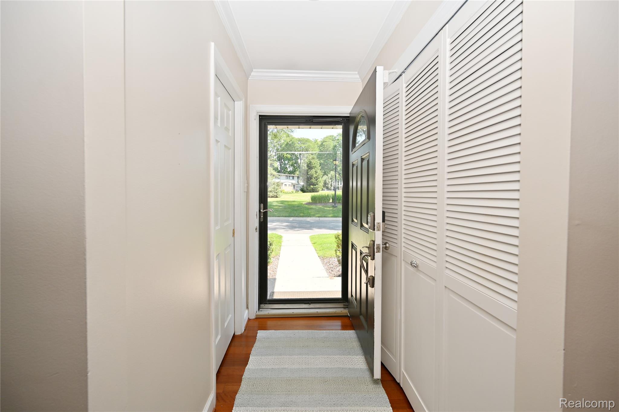 142 E Hickory Grove Road 3 Property Photo 3